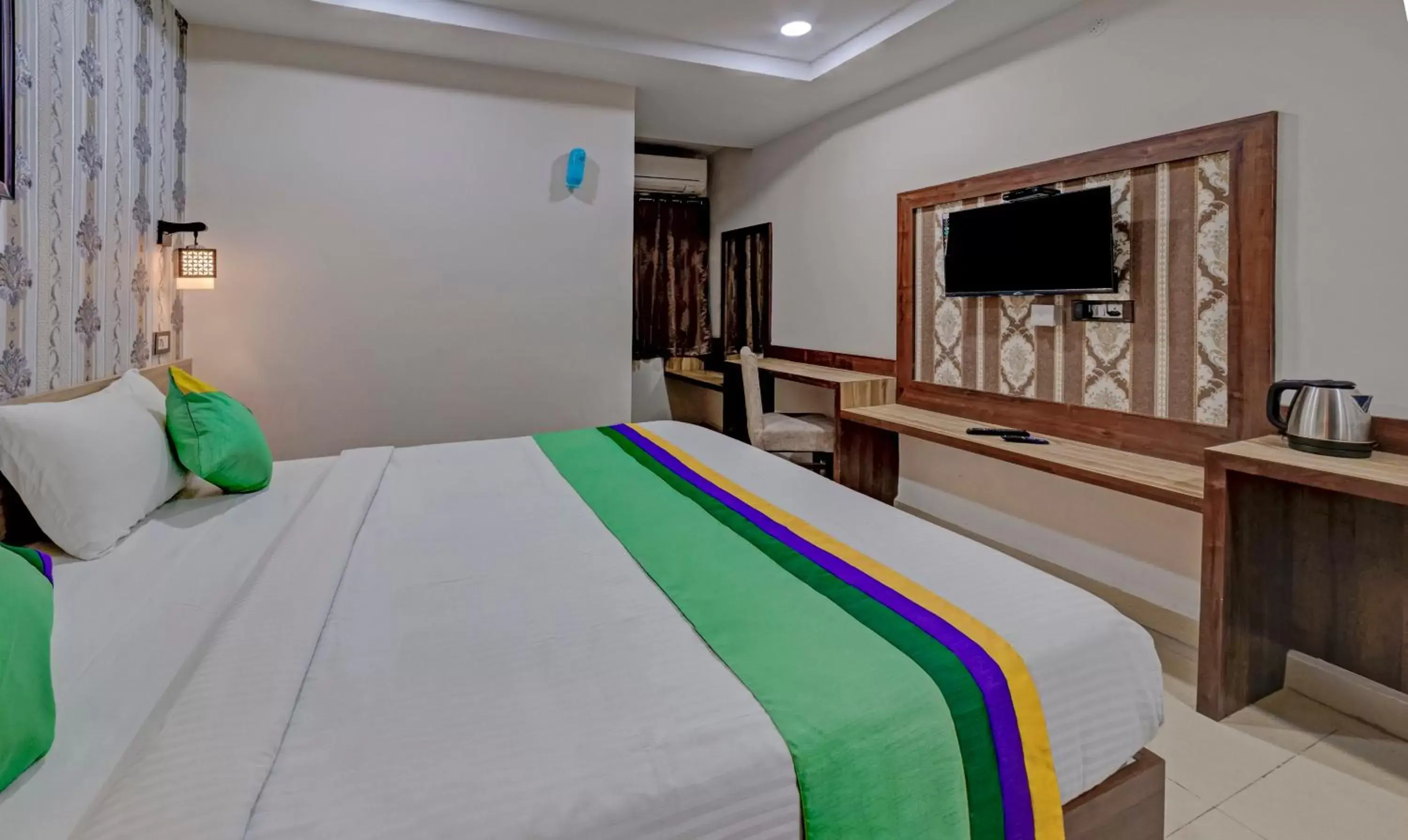 Bedroom, Bed in Treebo Seven Inn Bedroom, Bed in Treebo Seven Inn