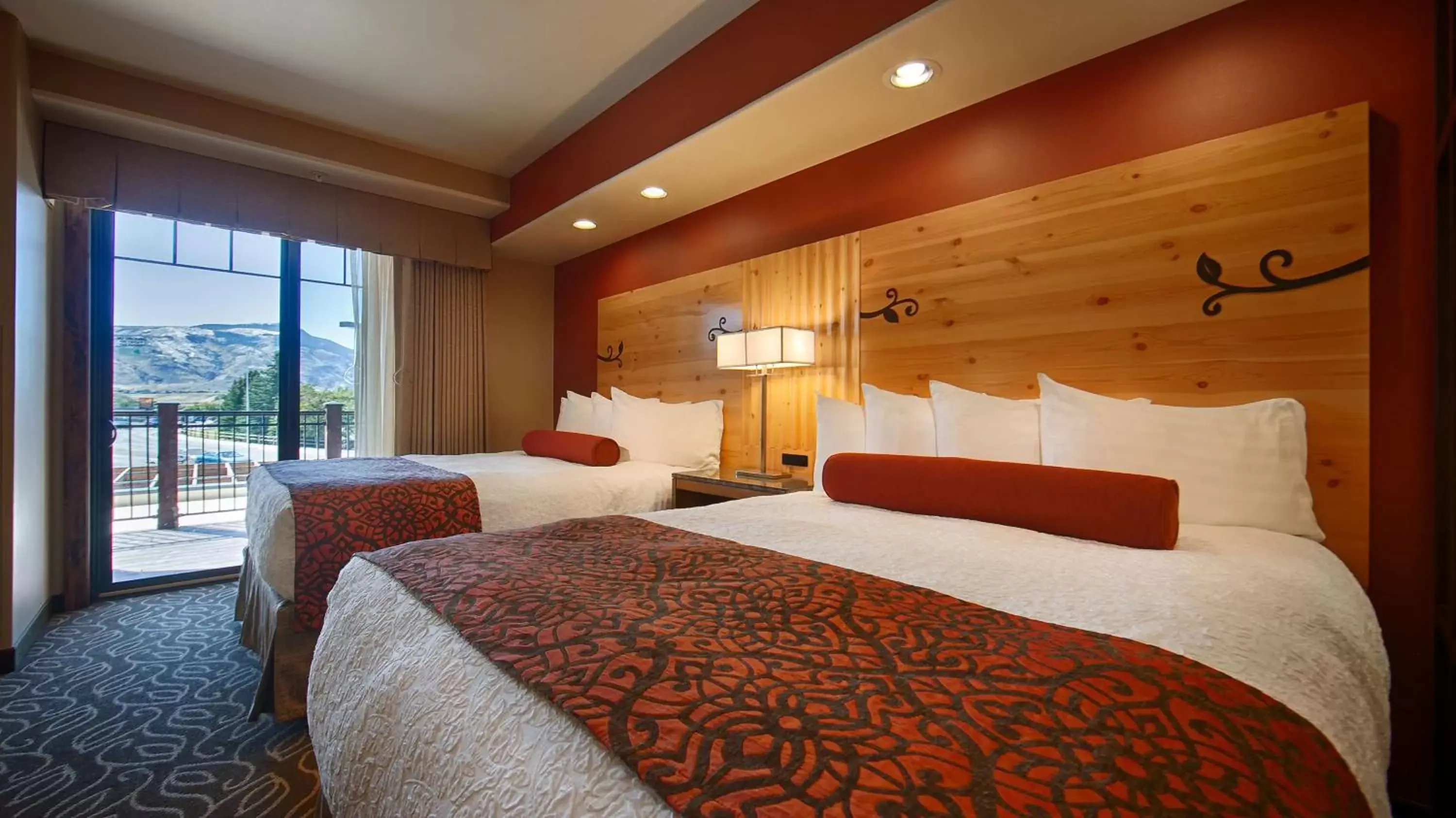 Photo of the whole room, Bed in Best Western Premier Ivy Inn & Suites