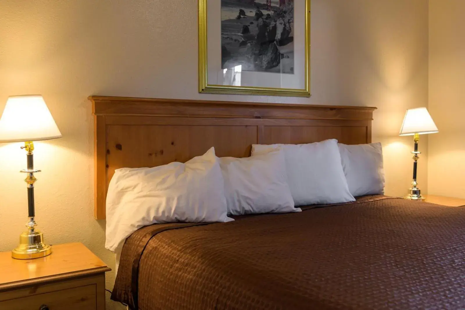 Bed in Motel Santa Cruz
