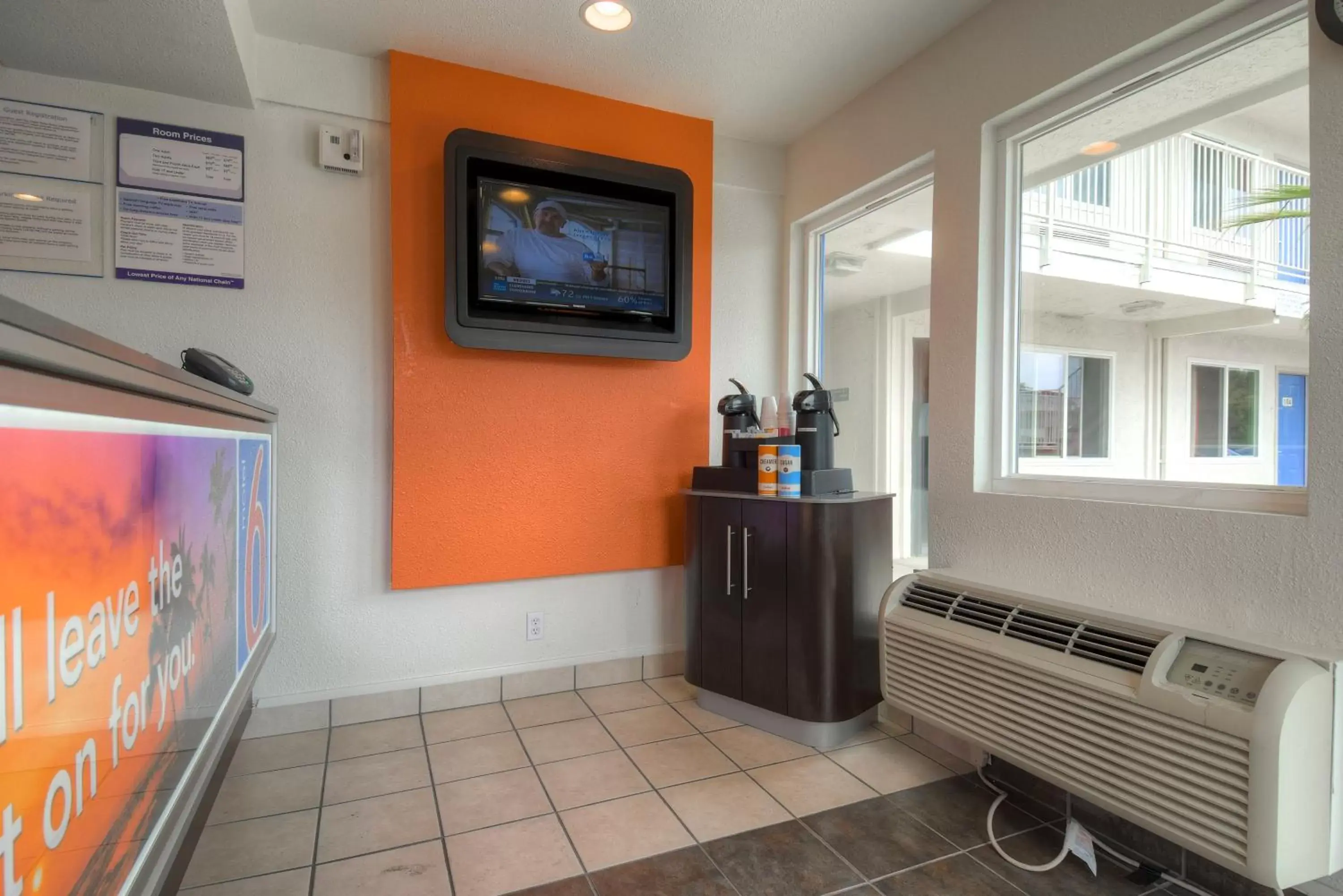 Lobby or reception, TV/Entertainment Center in Motel 6-Costa Mesa, CA