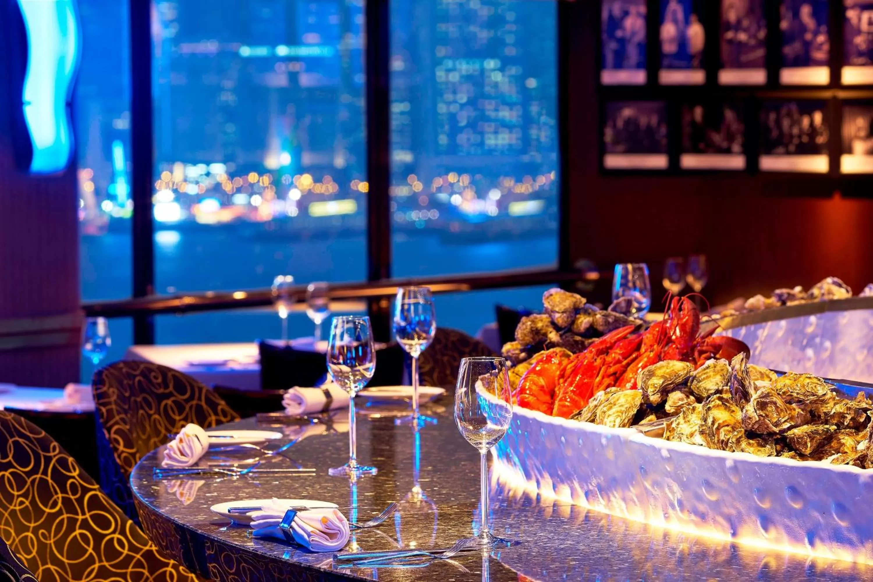 Lounge or bar in Sheraton Hong Kong Hotel & Towers