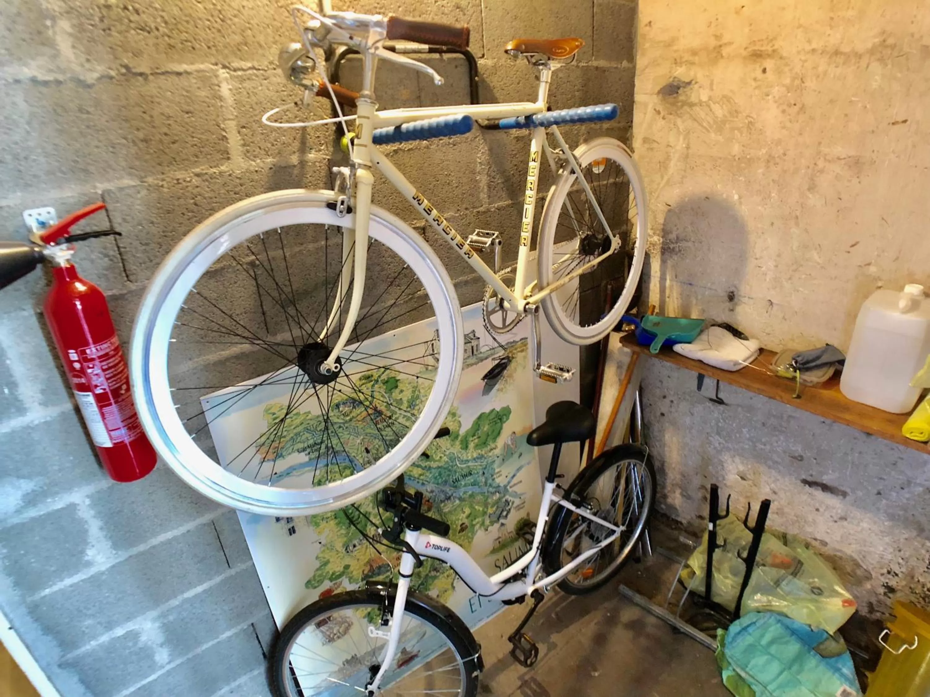 Area and facilities in Cit'Hotel Le Volney