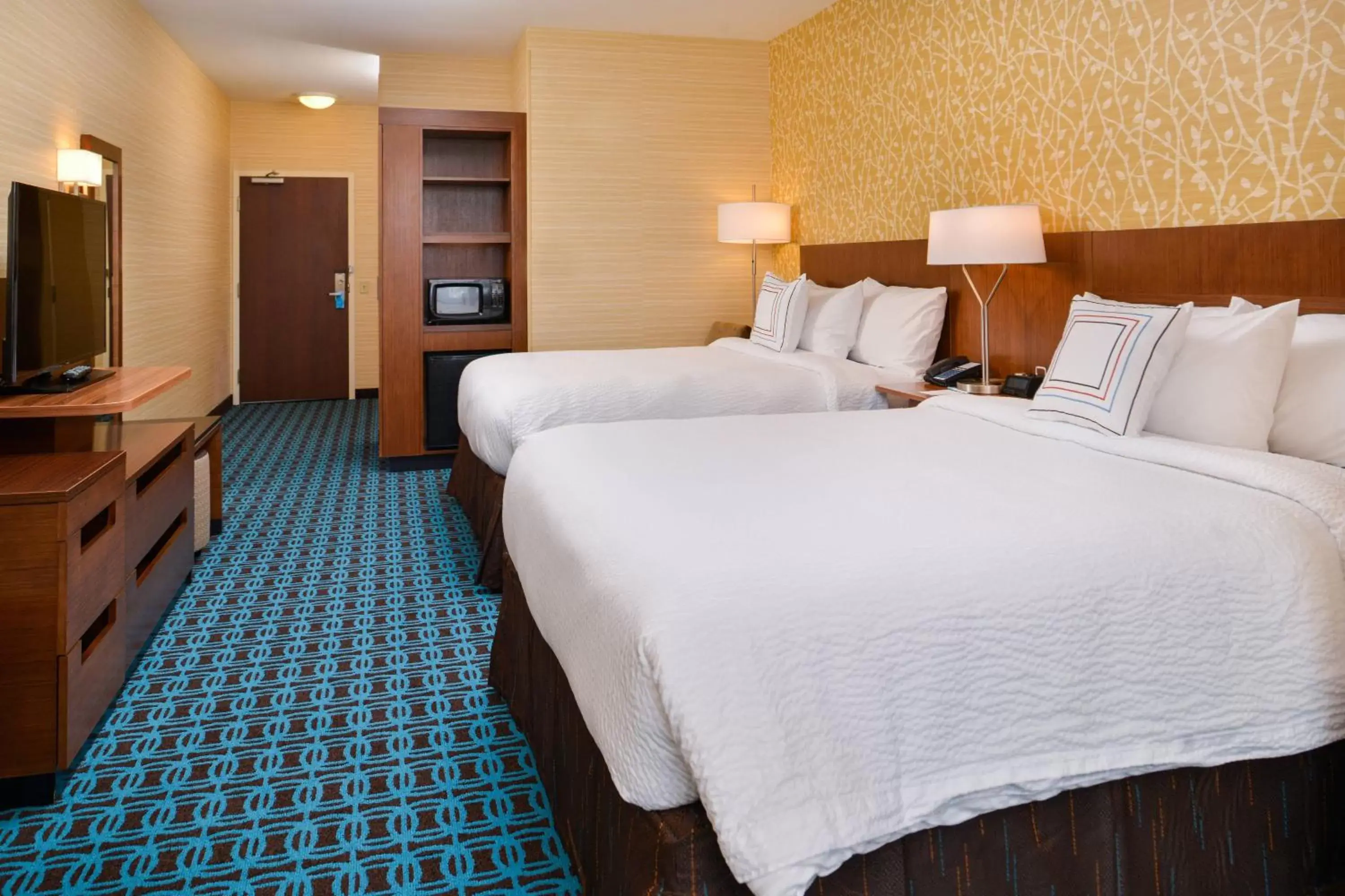 Photo of the whole room, Bed in Fairfield Inn & Suites by Marriott Eugene East/Springfield