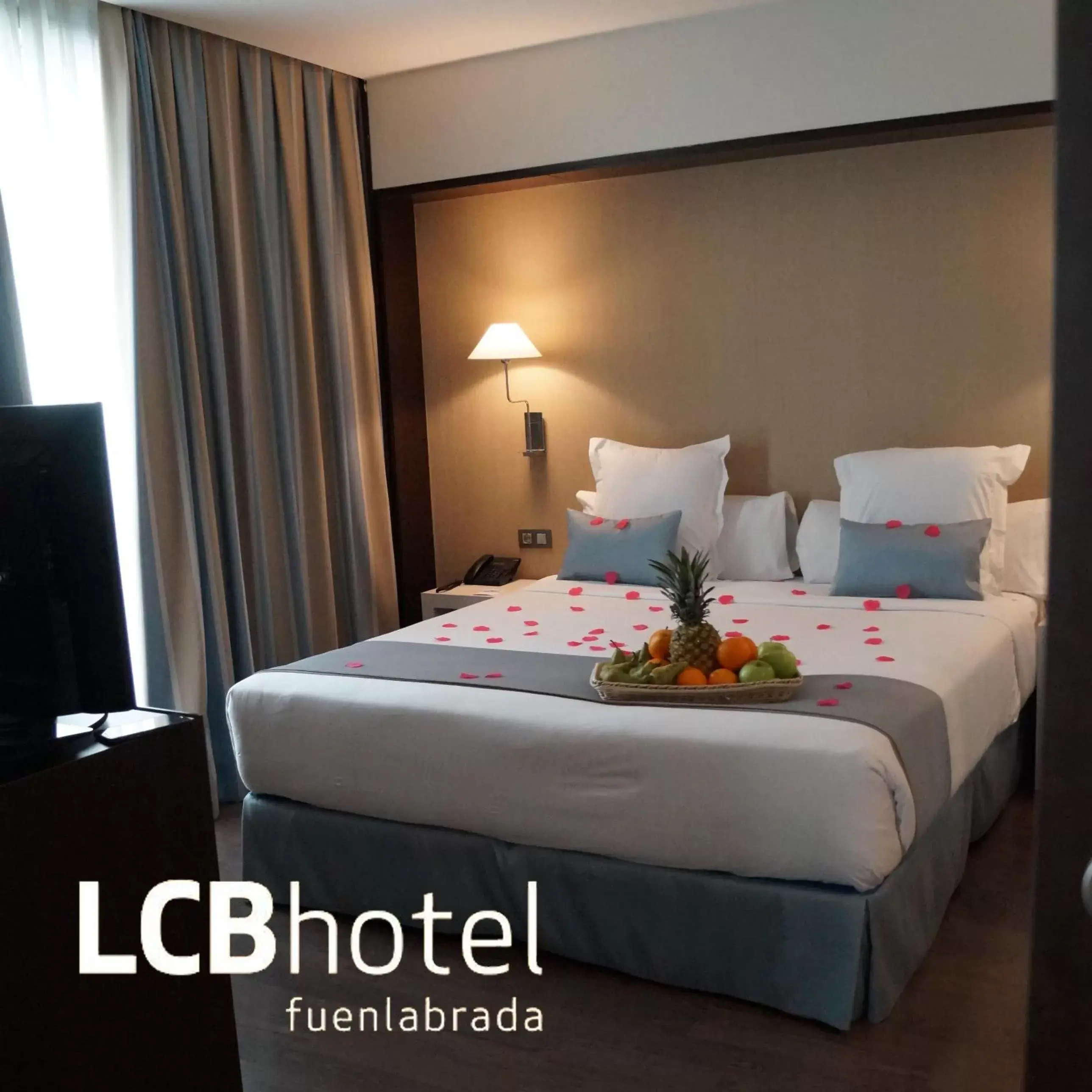 Bedroom, Bed in LCB Hotel Fuenlabrada