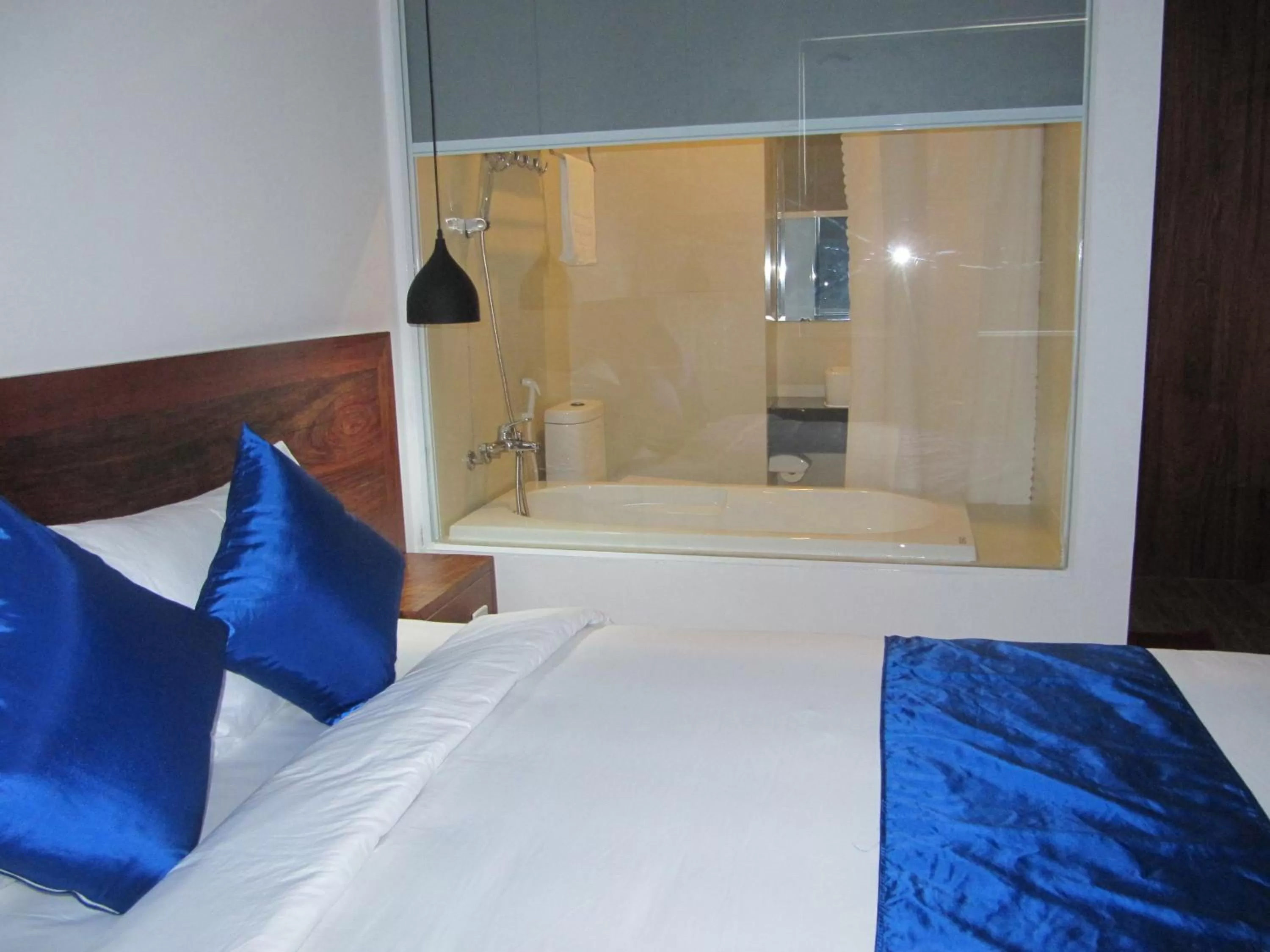 Bathroom, Bed in Khách Sạn Hiệp Yến