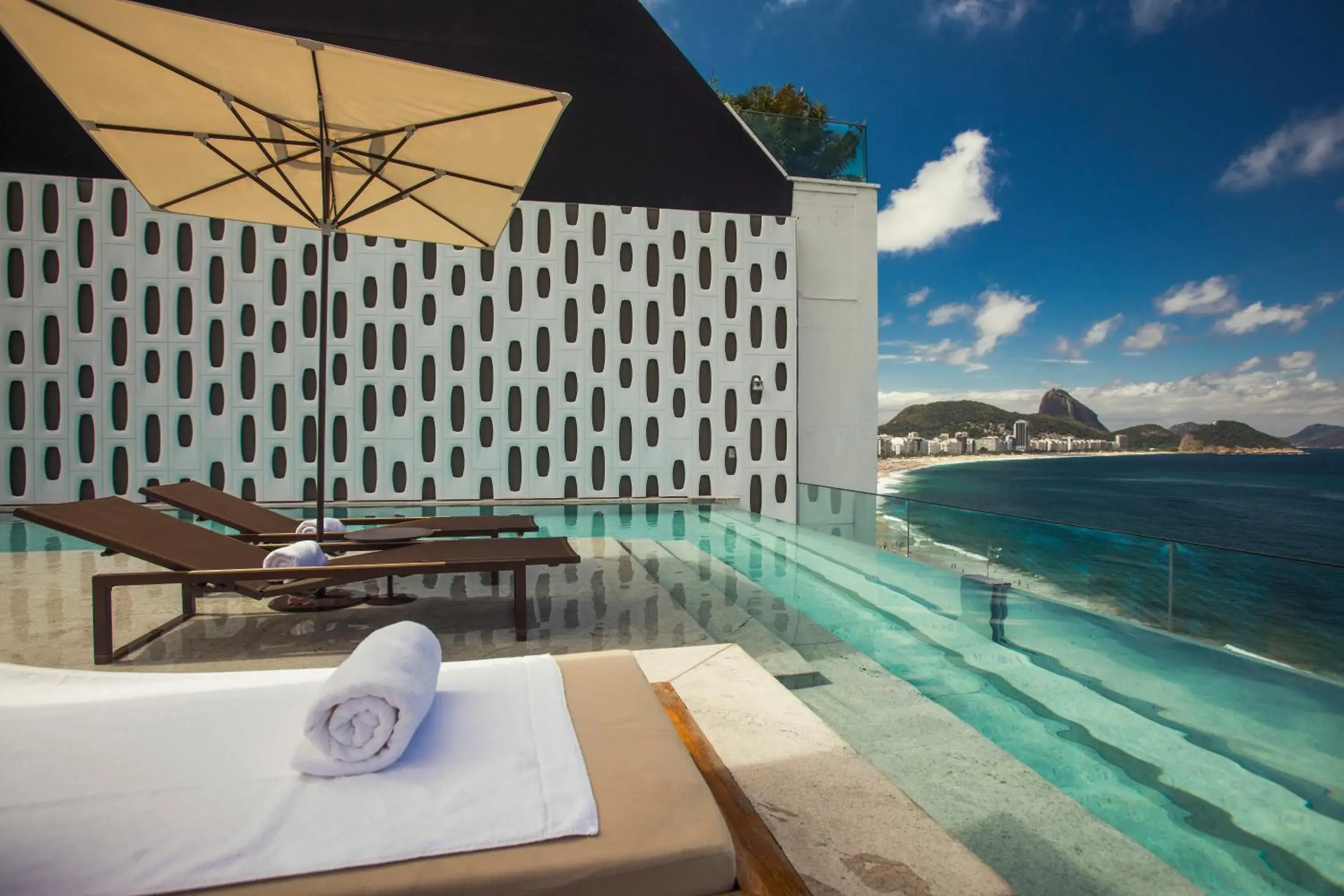 Balcony/Terrace, Swimming Pool in Emiliano Hotel Rio de Janeiro