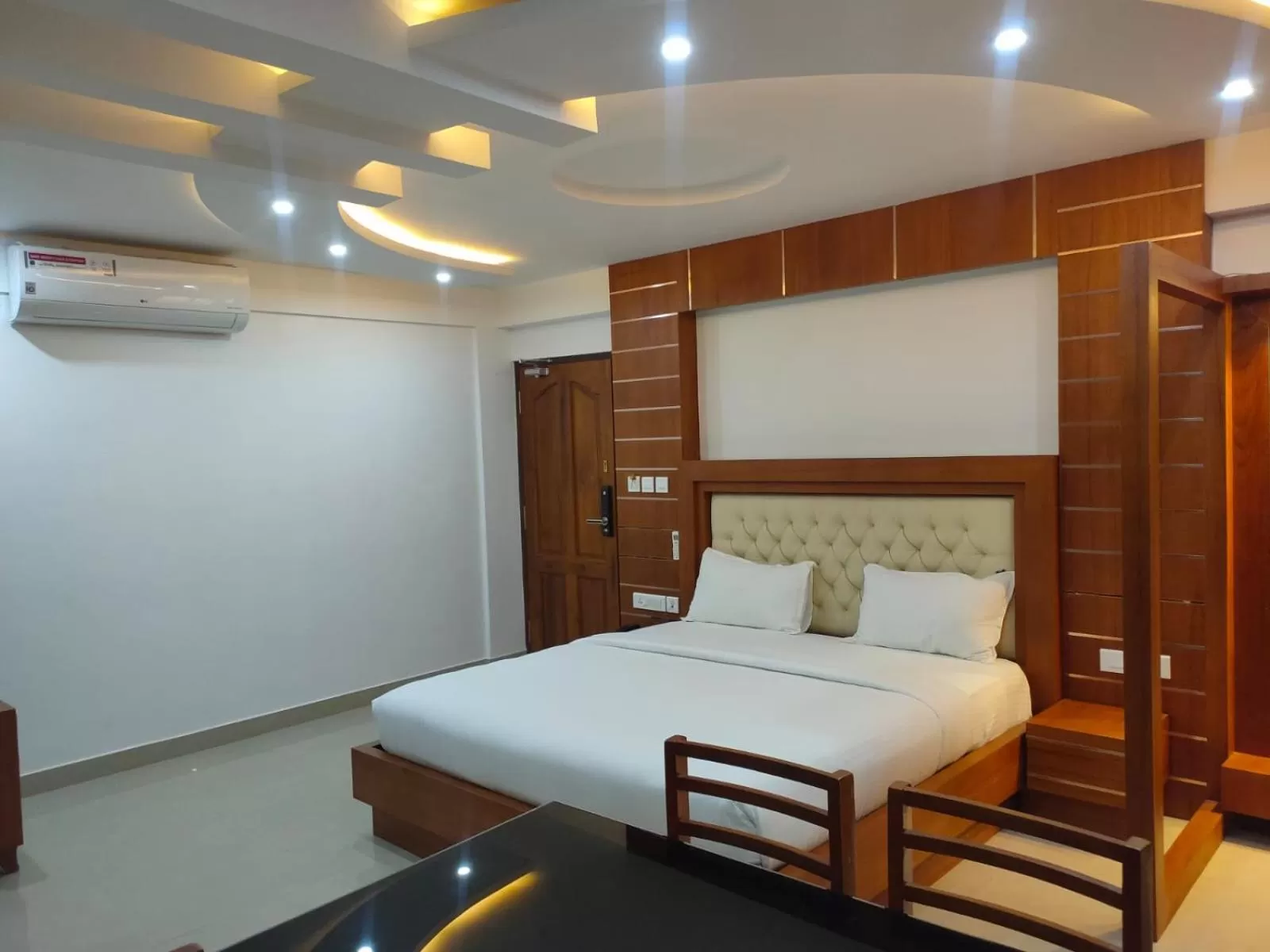 Bed in AUHTEL Kannur