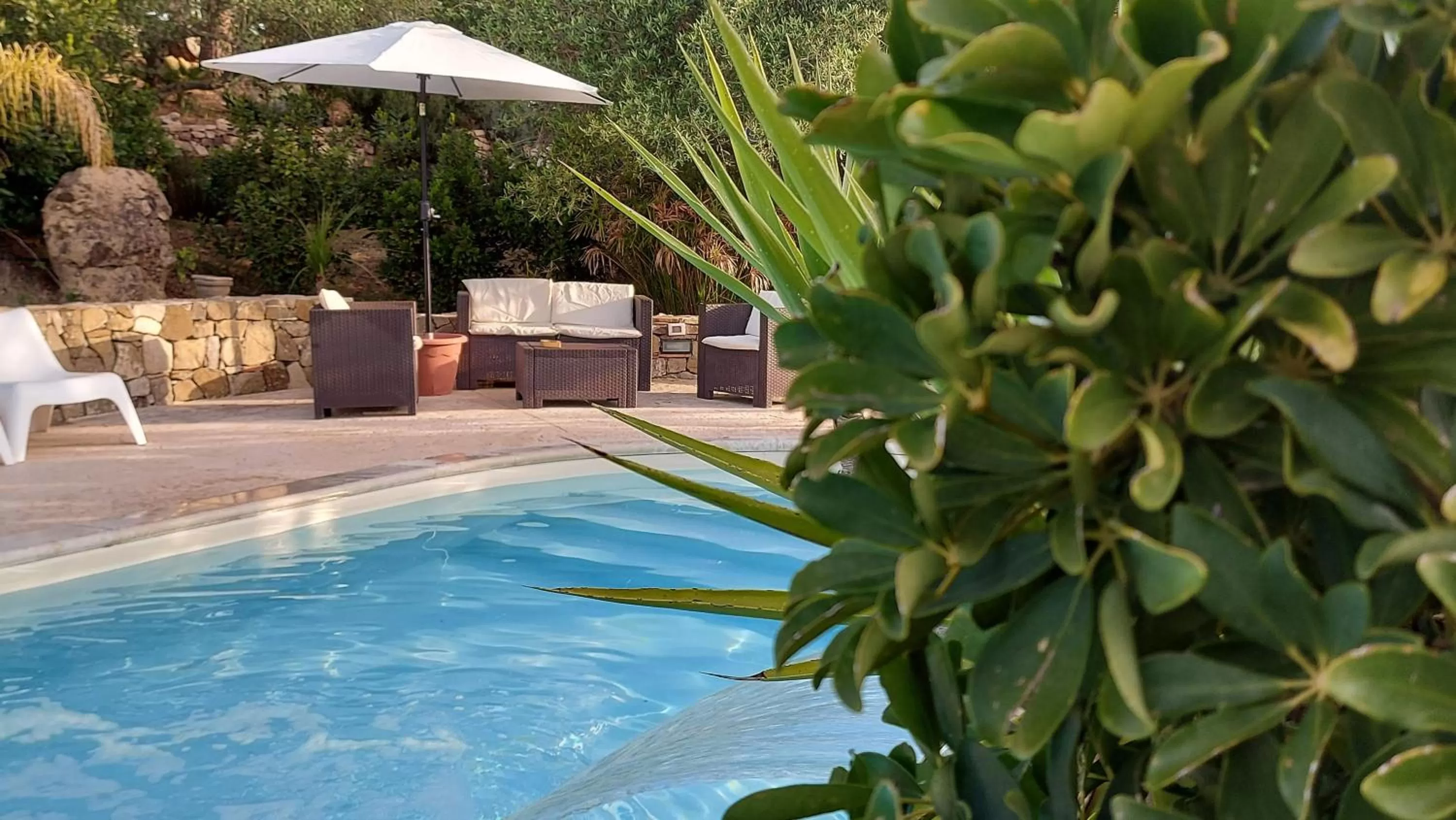 Swimming pool in La Suite Di Segesta