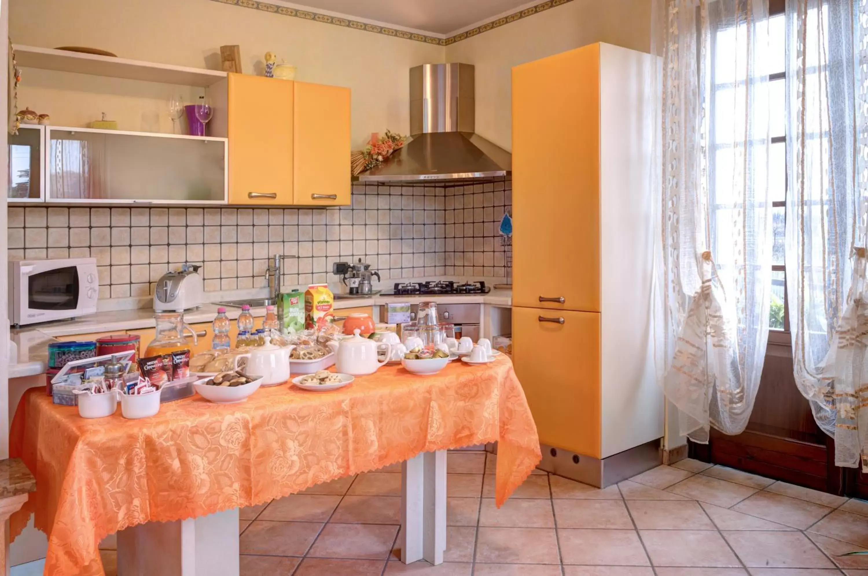 Communal kitchen, Kitchen/Kitchenette in B&B Villa Gloriana