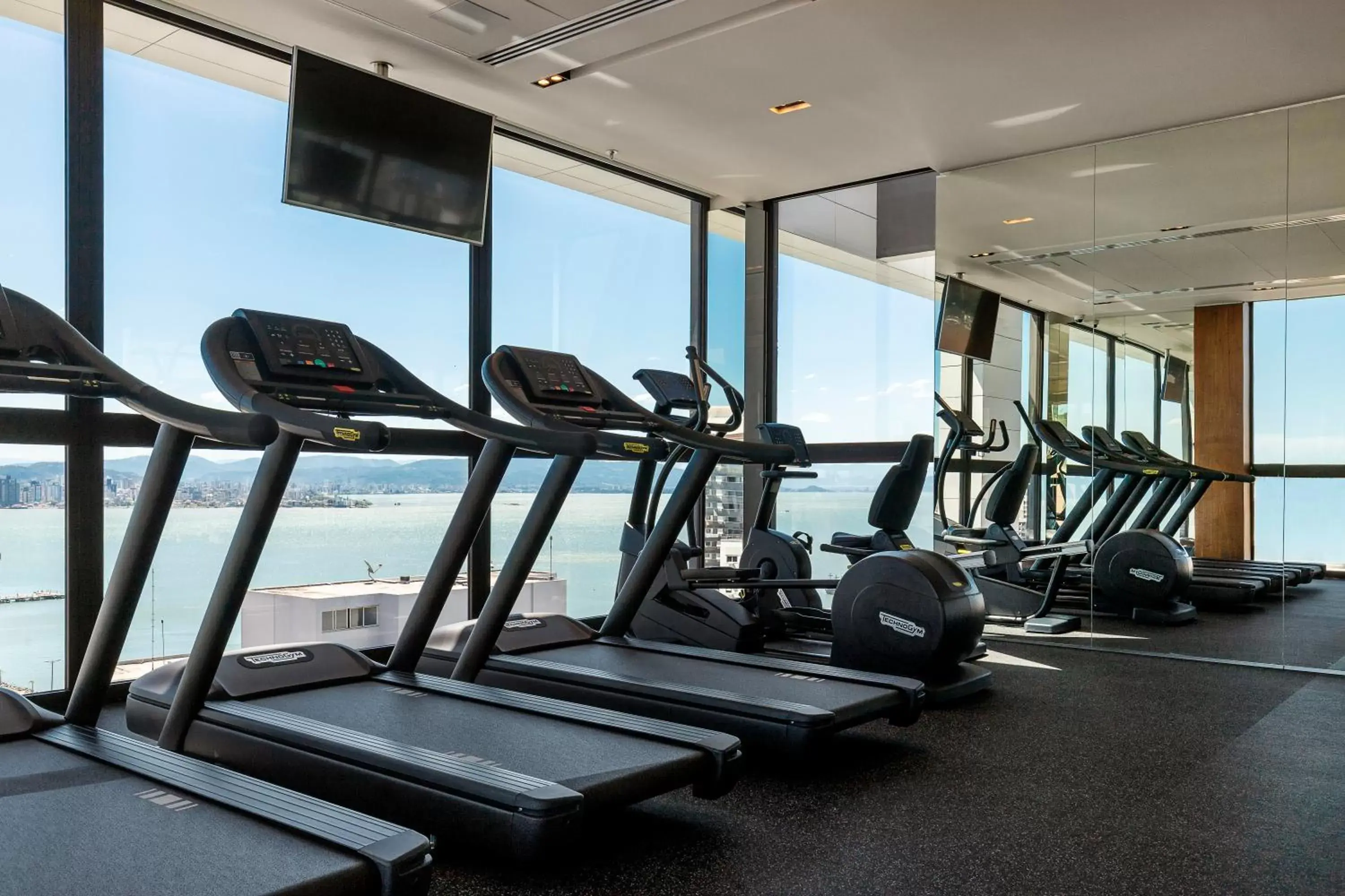Fitness centre/facilities in LK Design Hotel Florianópolis Fitness centre/facilities in LK Design Hotel Florianópolis