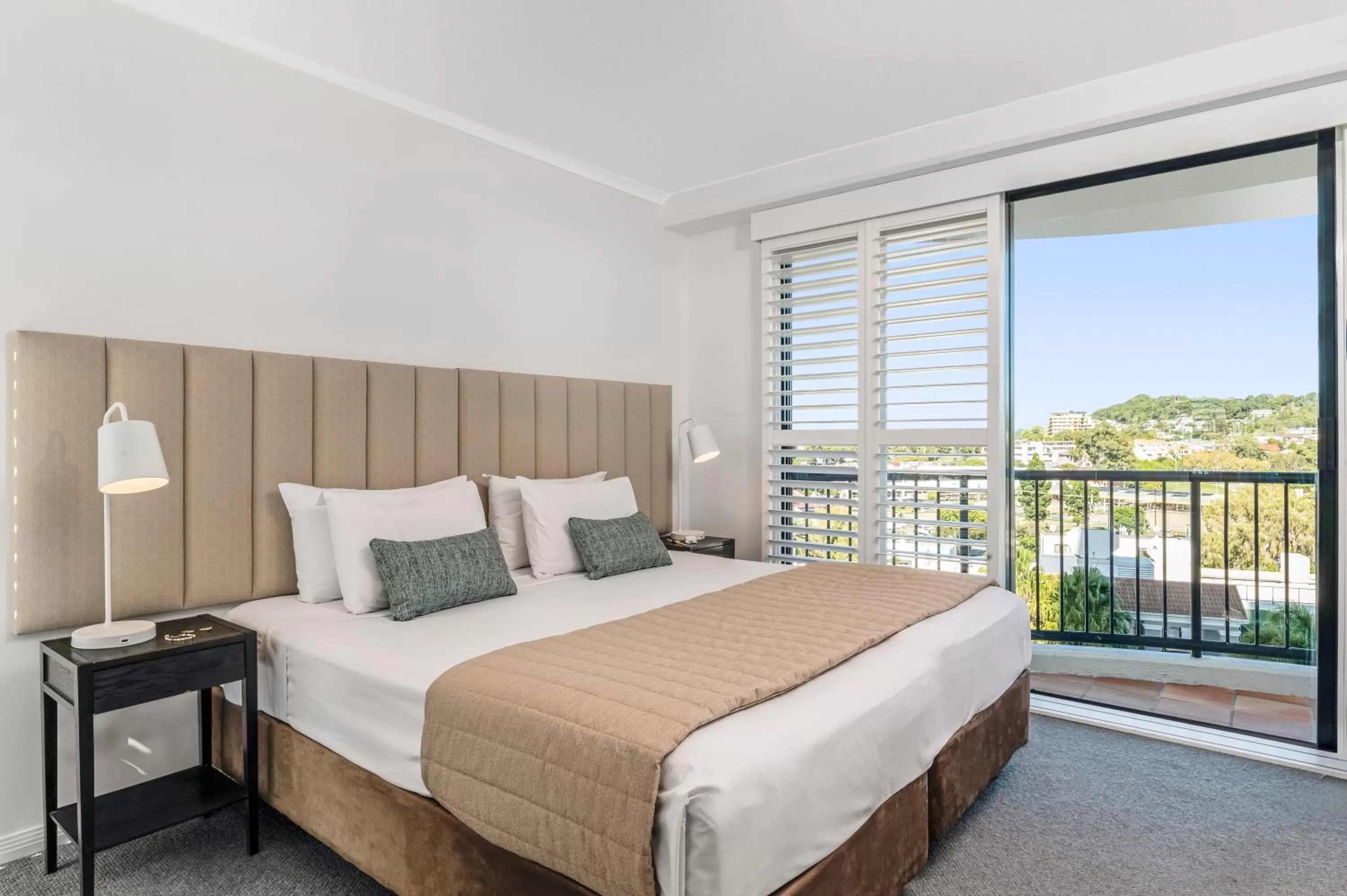 Bedroom, Bed in Mantra Coolangatta Beach