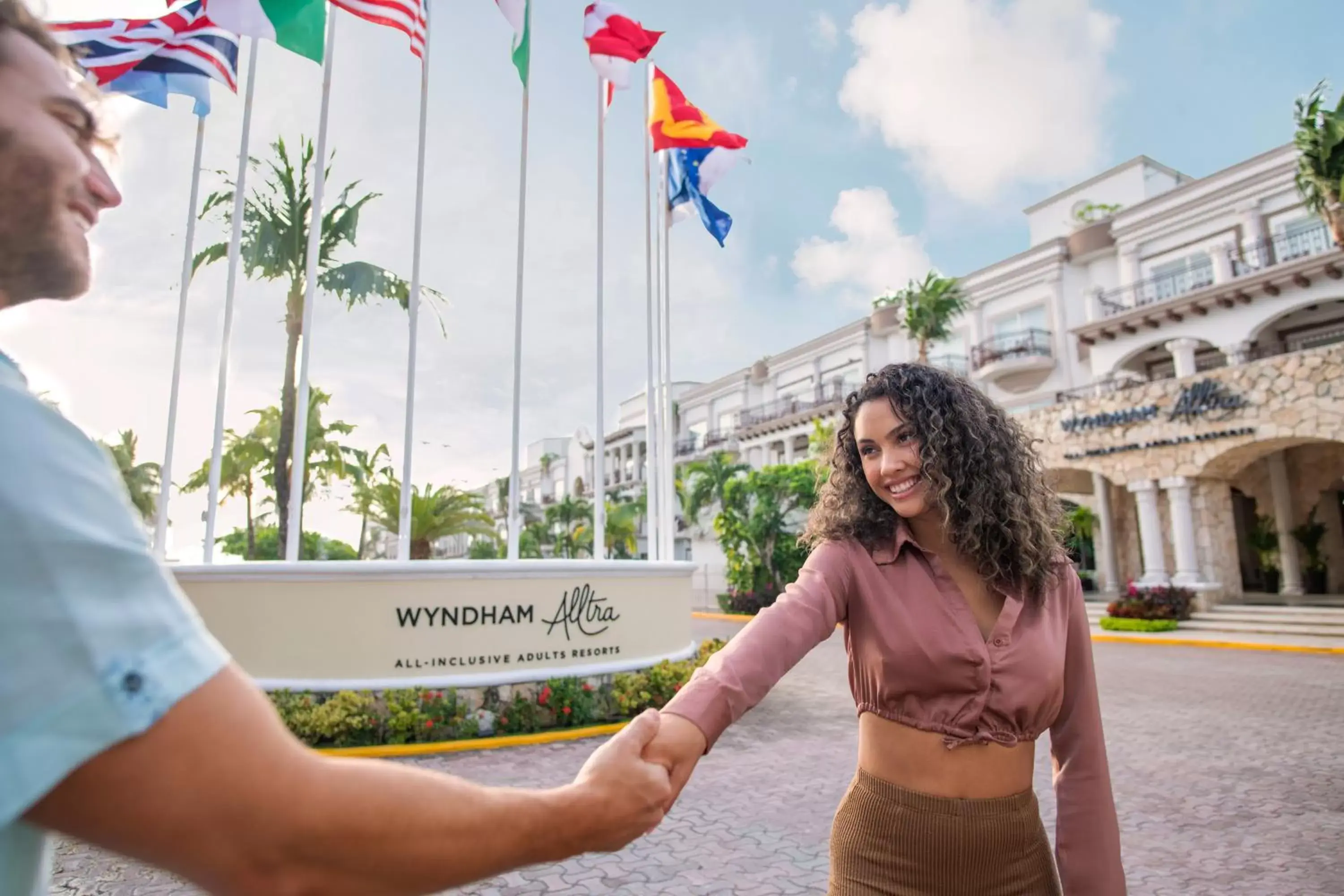 Facade/entrance in Wyndham Alltra Playa del Carmen Adults Only All Inclusive