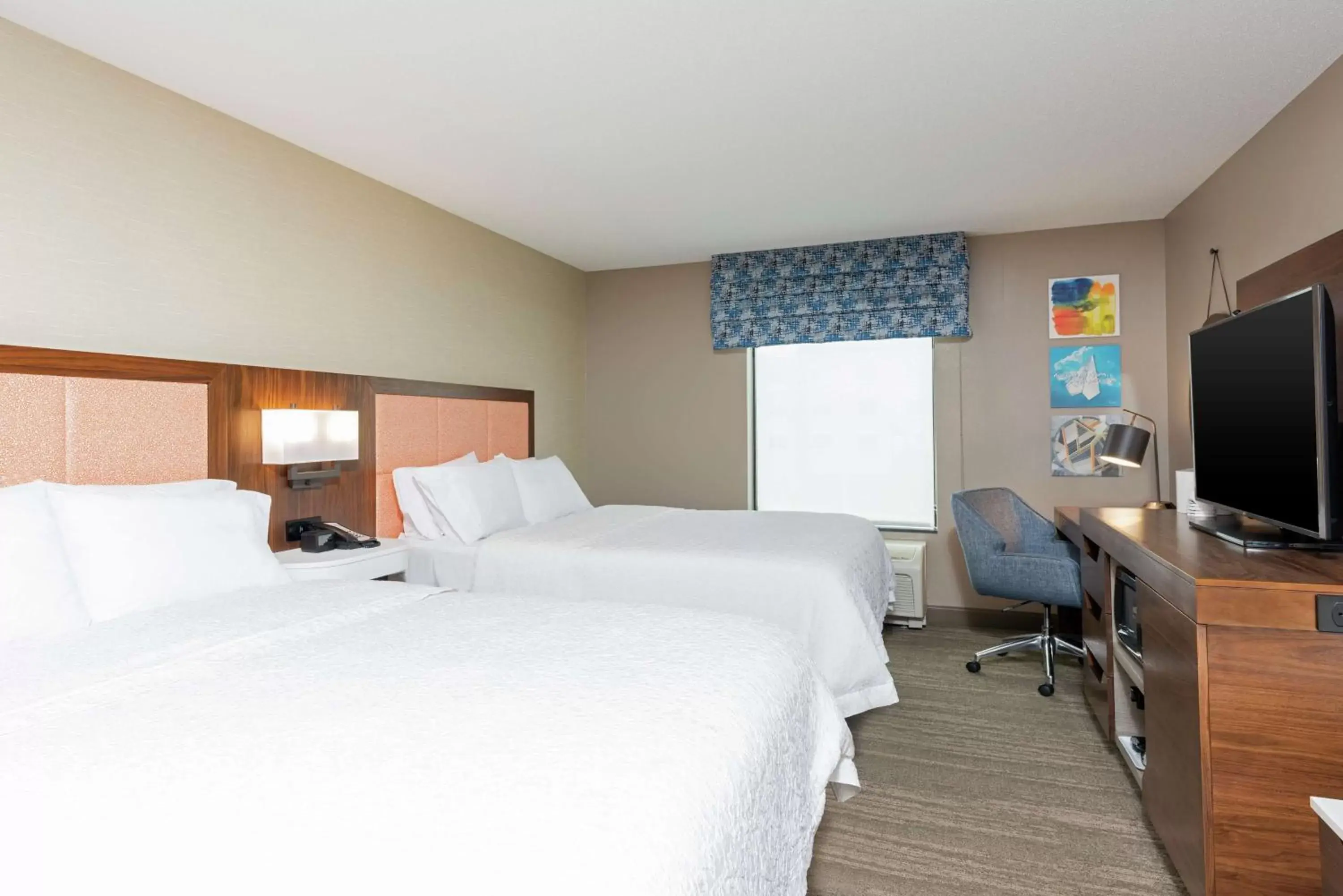 Bedroom, Bed in Hampton Inn & Suites Marshalltown