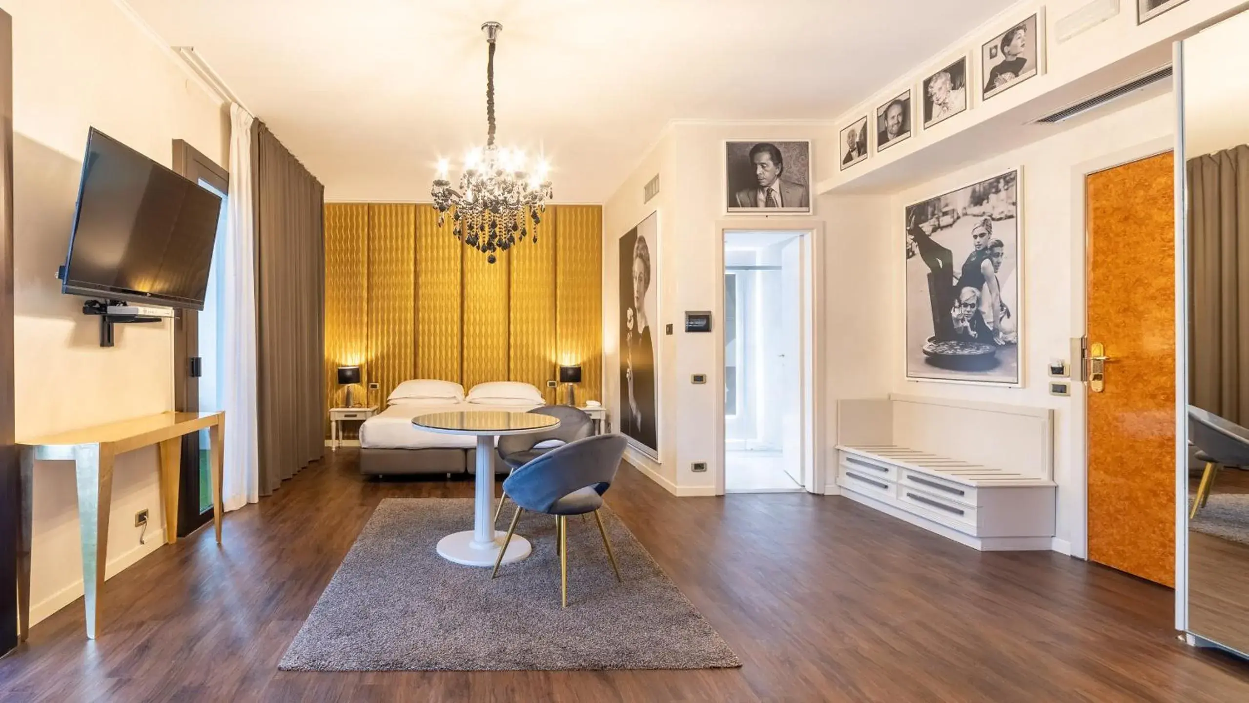 Photo of the whole room, Seating Area in Hotel Salus Terme