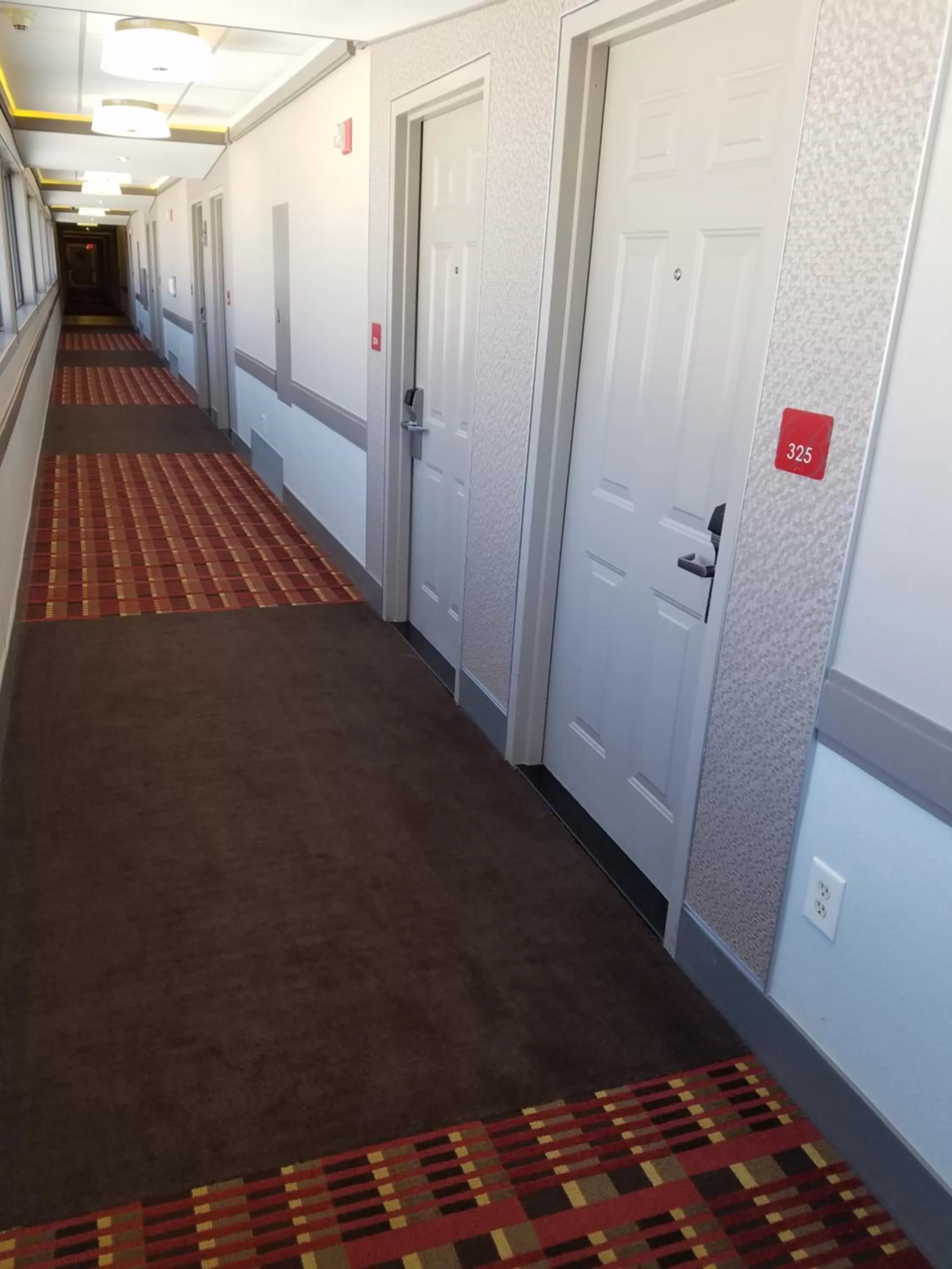 Property building in Commack Inn