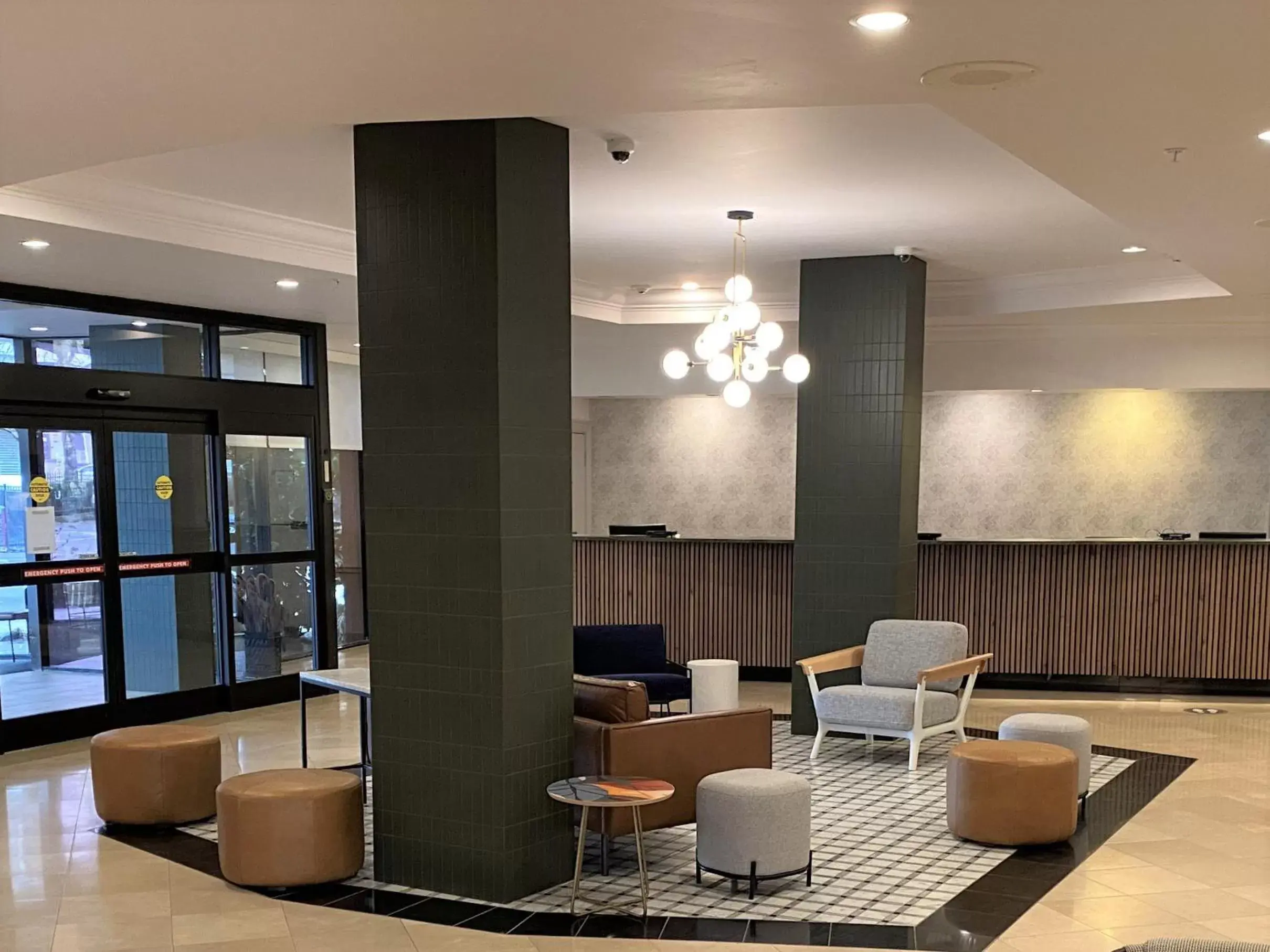 Lobby or reception, Lounge/Bar in Crowne Plaza Hotel Portland-Downtown Convention Center, an IHG Hotel