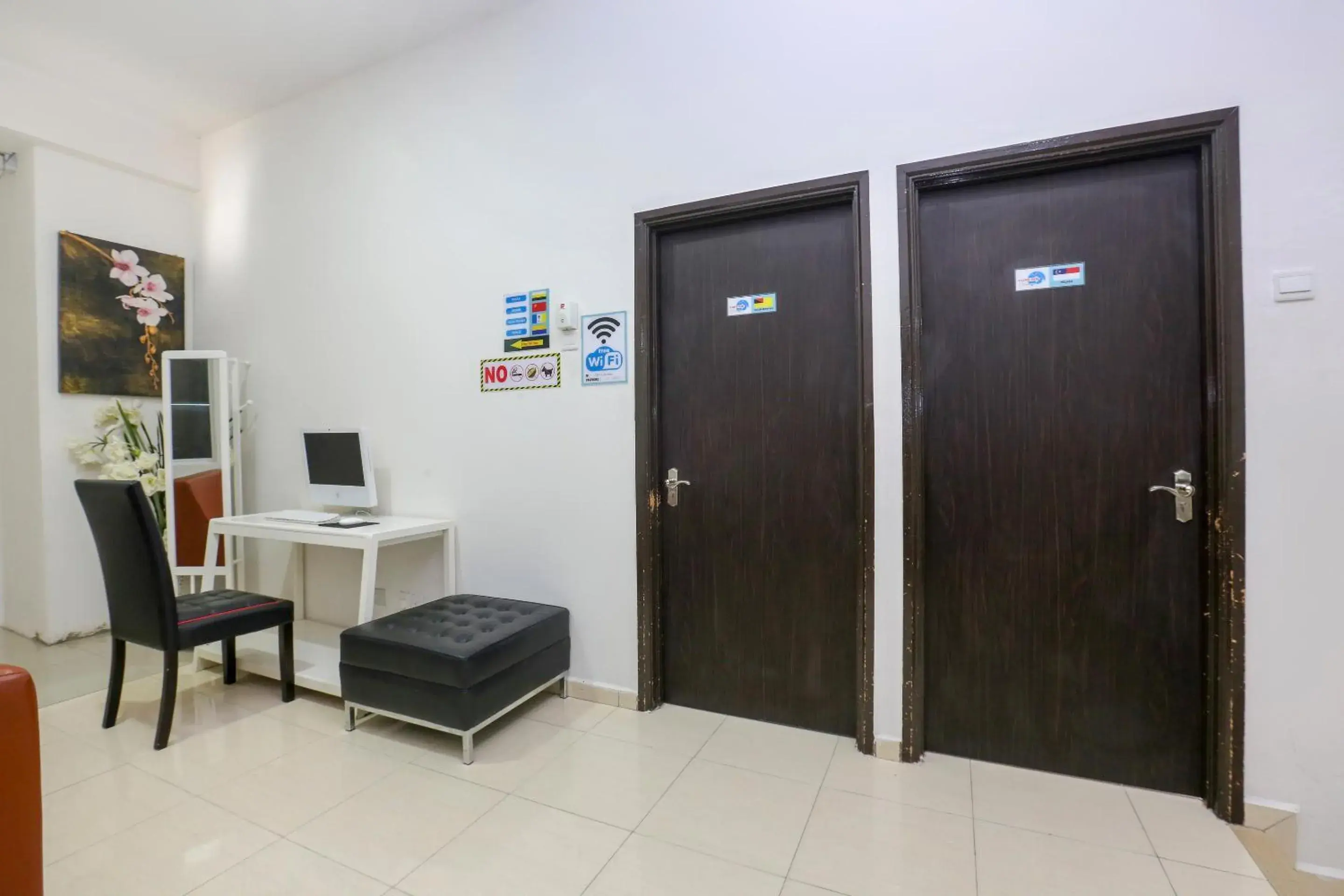 Lobby or reception in OYO 90132 Come Inn Premium