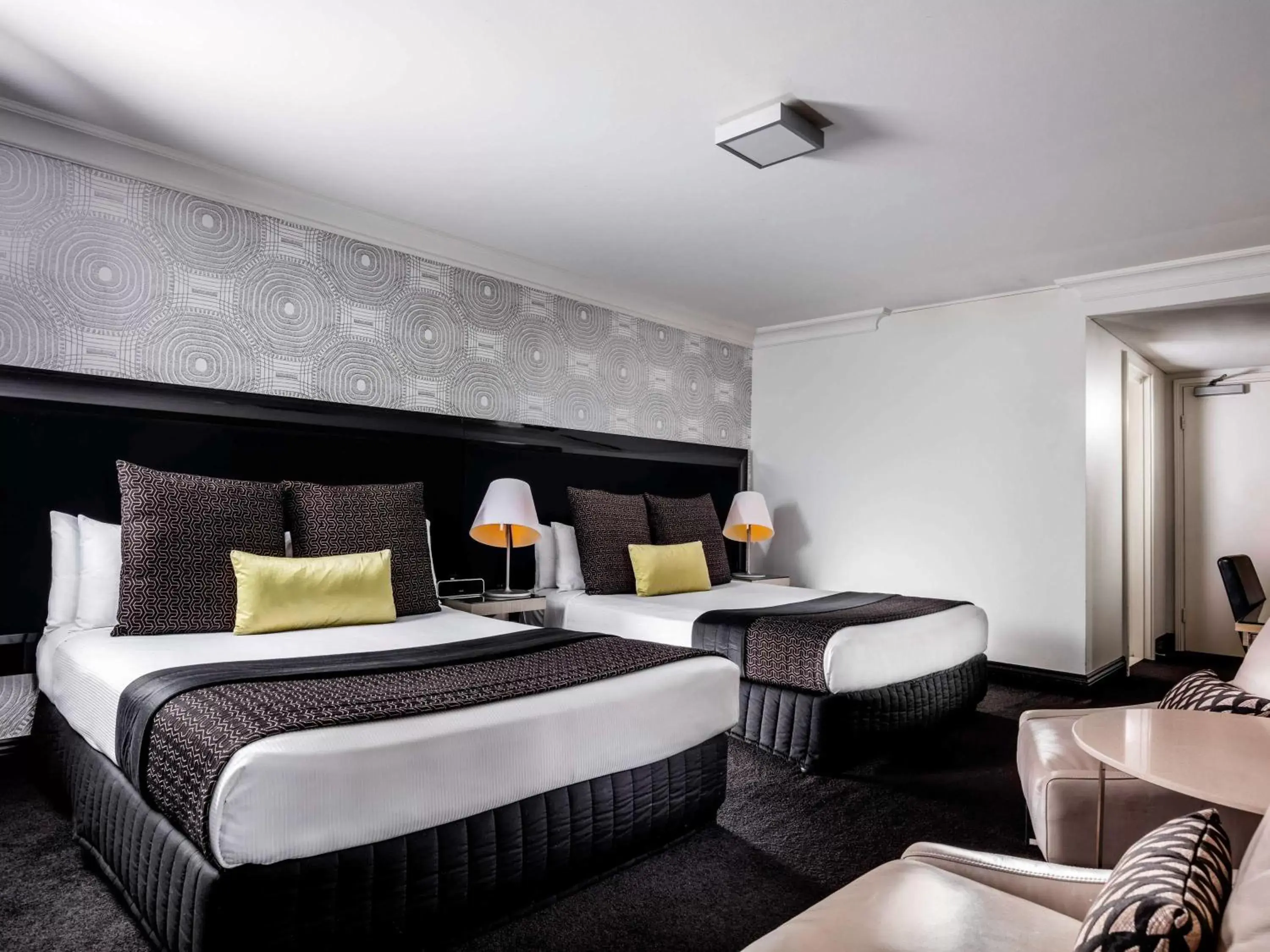 Photo of the whole room, Bed in Pullman Brisbane King George Square