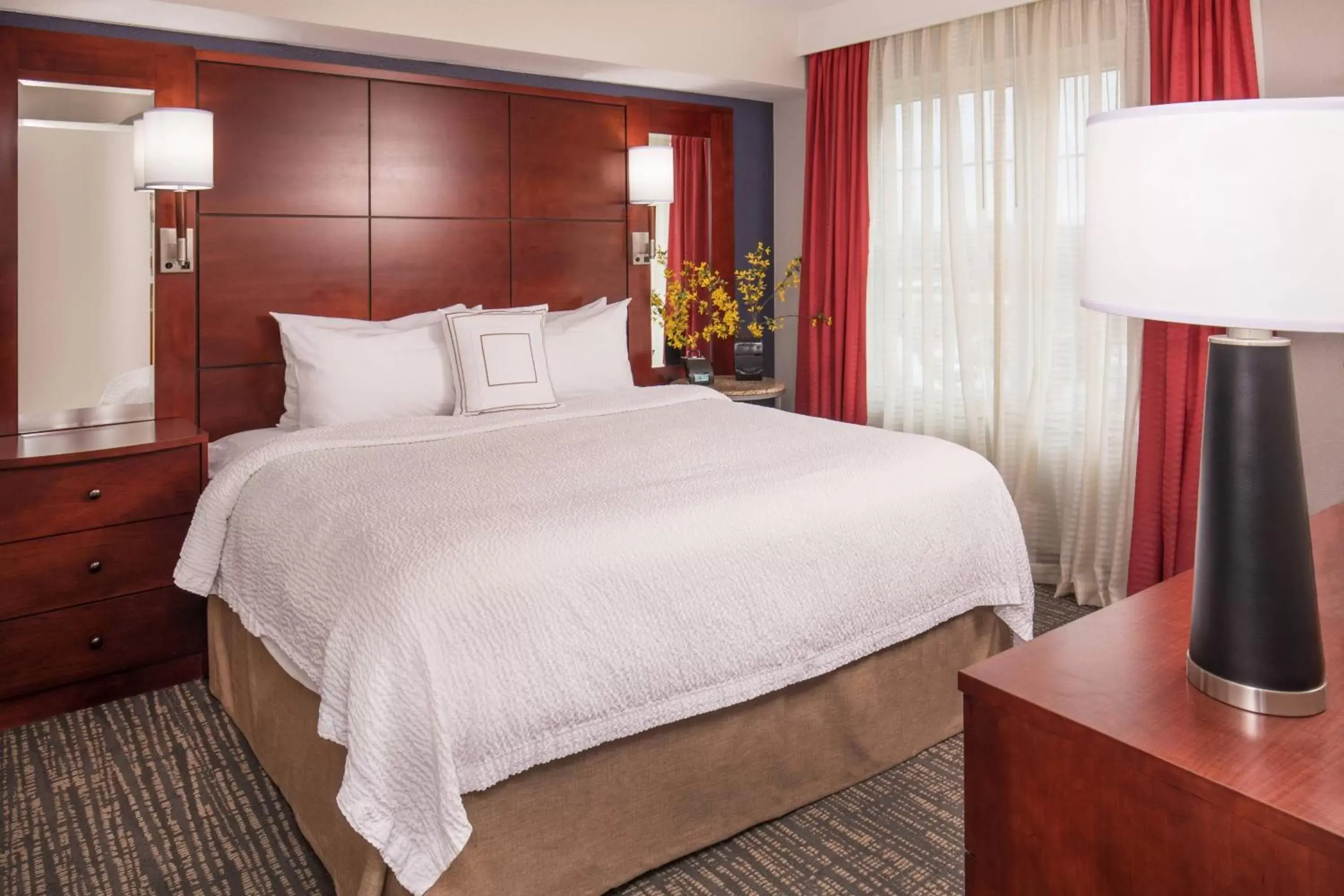 Bedroom, Bed in Residence Inn by Marriott Yonkers Westchester County