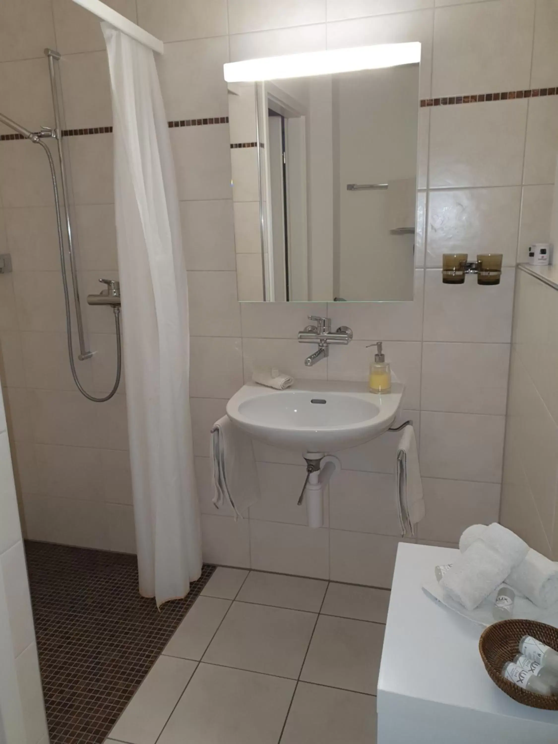 Shower, Bathroom in BnB im Grossacker