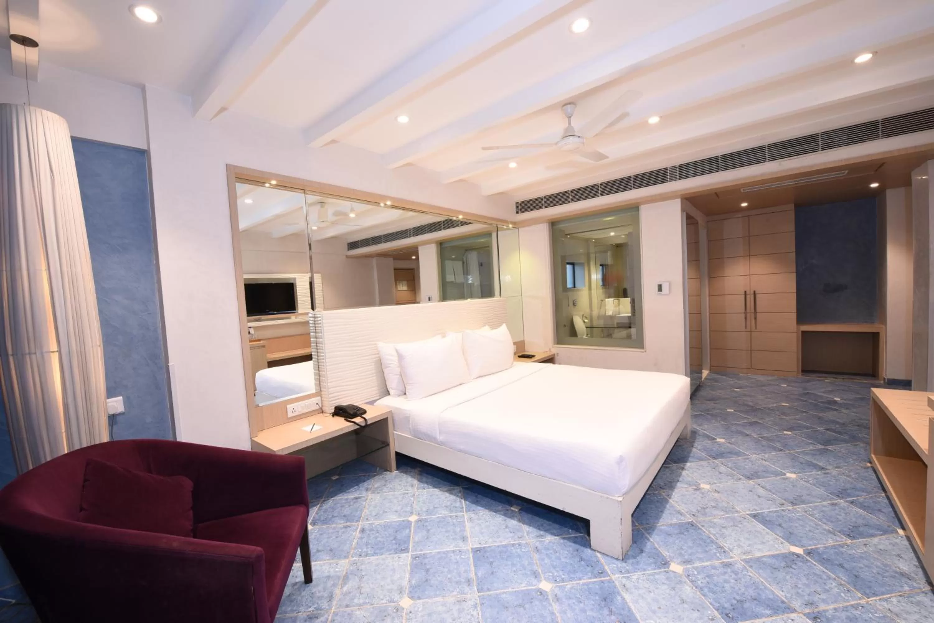 Photo of the whole room, Bed in Hotel Bawa Suites