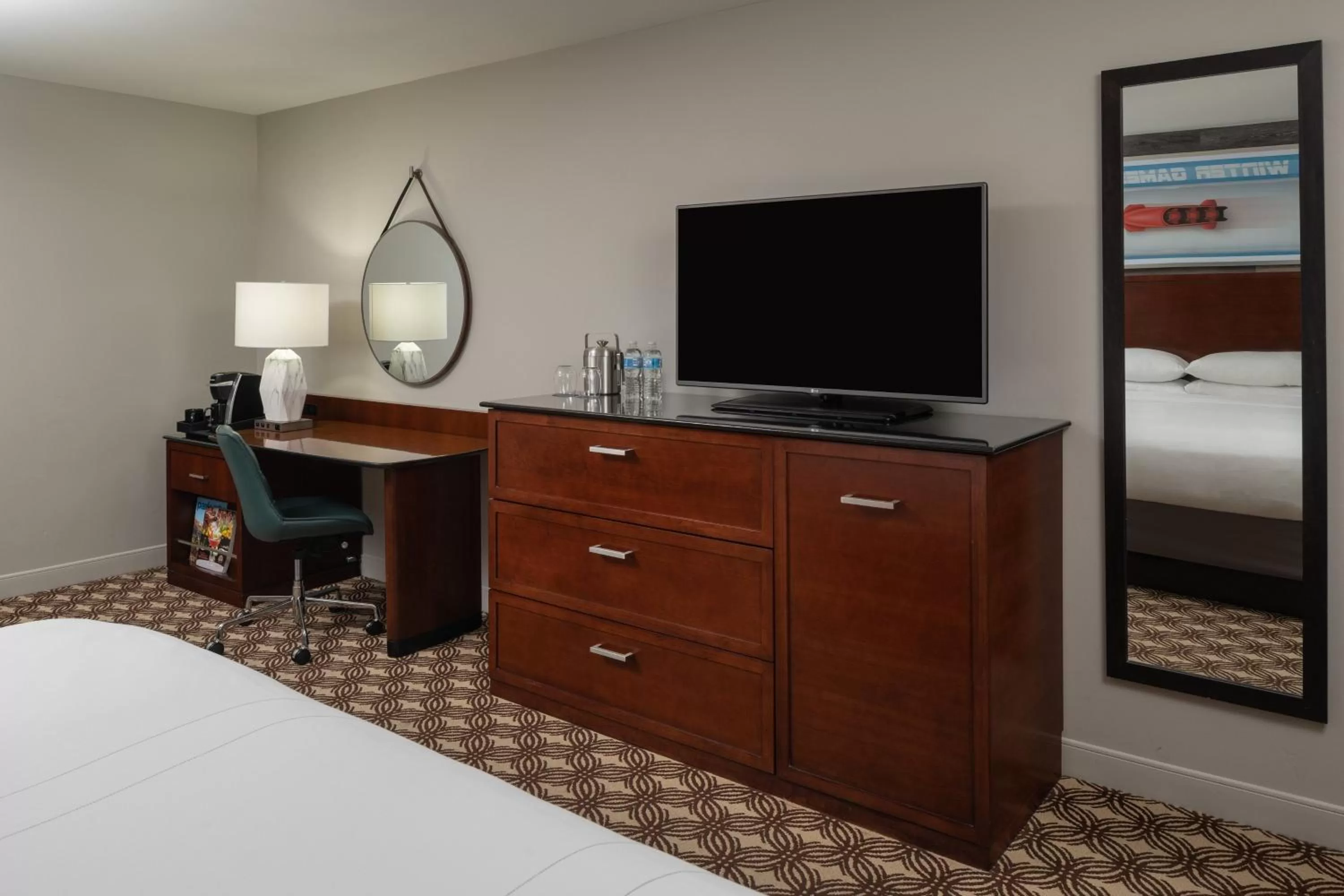 Photo of the whole room, Bed in Sheraton Park City