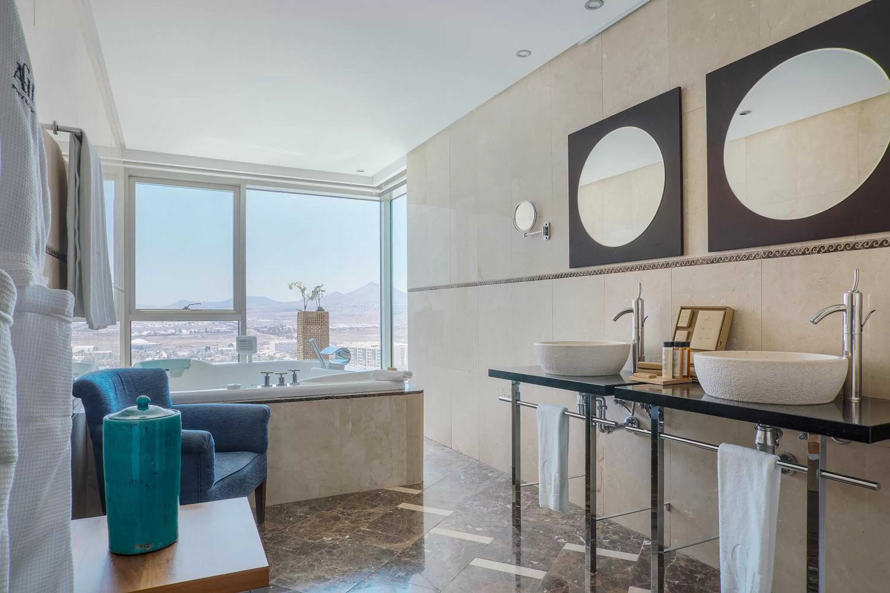 Bathroom in Arrecife Gran Hotel & Spa