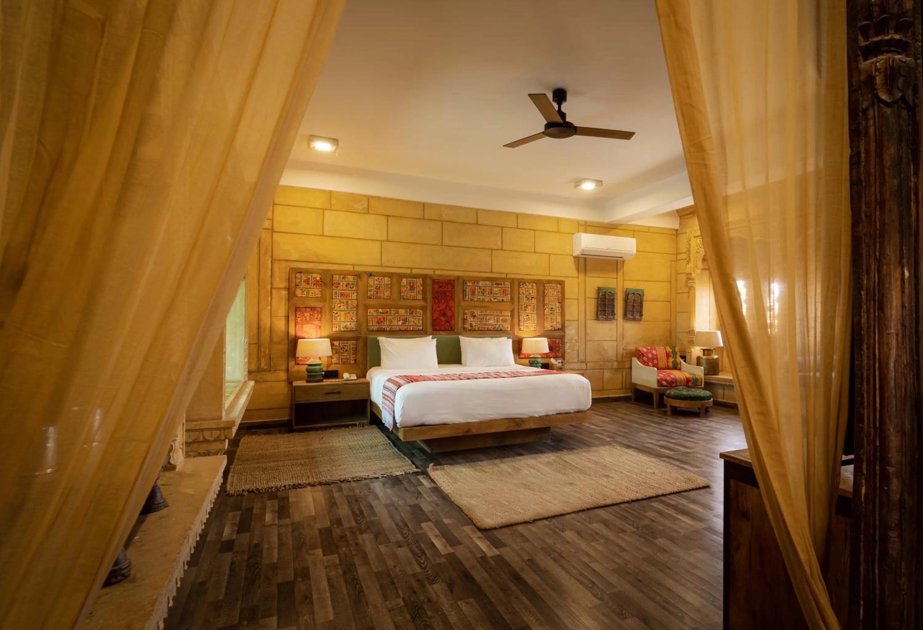 Bedroom, Bed in Hotel Grand Khalifa