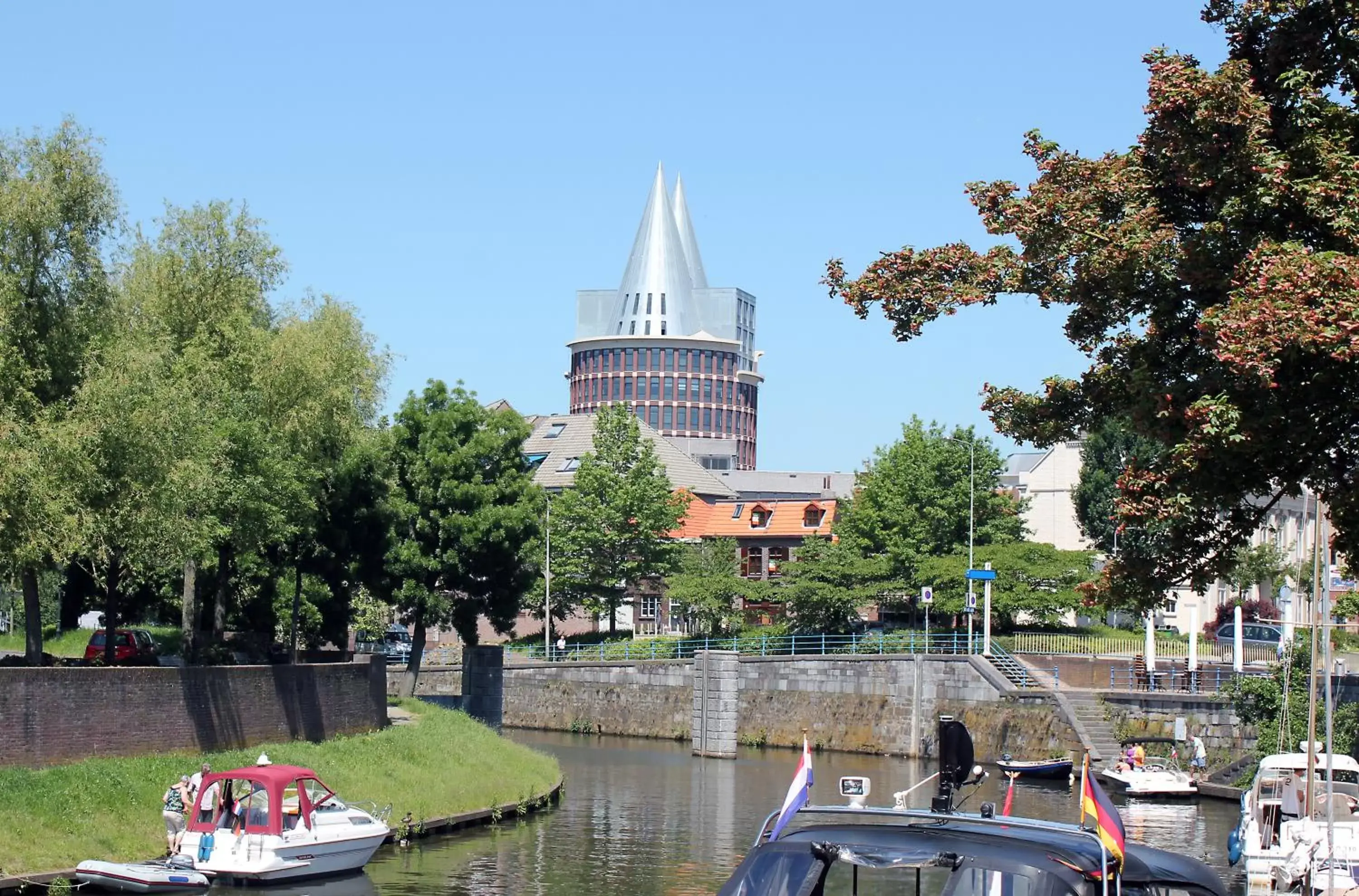 Area and facilities in Hotel Roermond Next Door