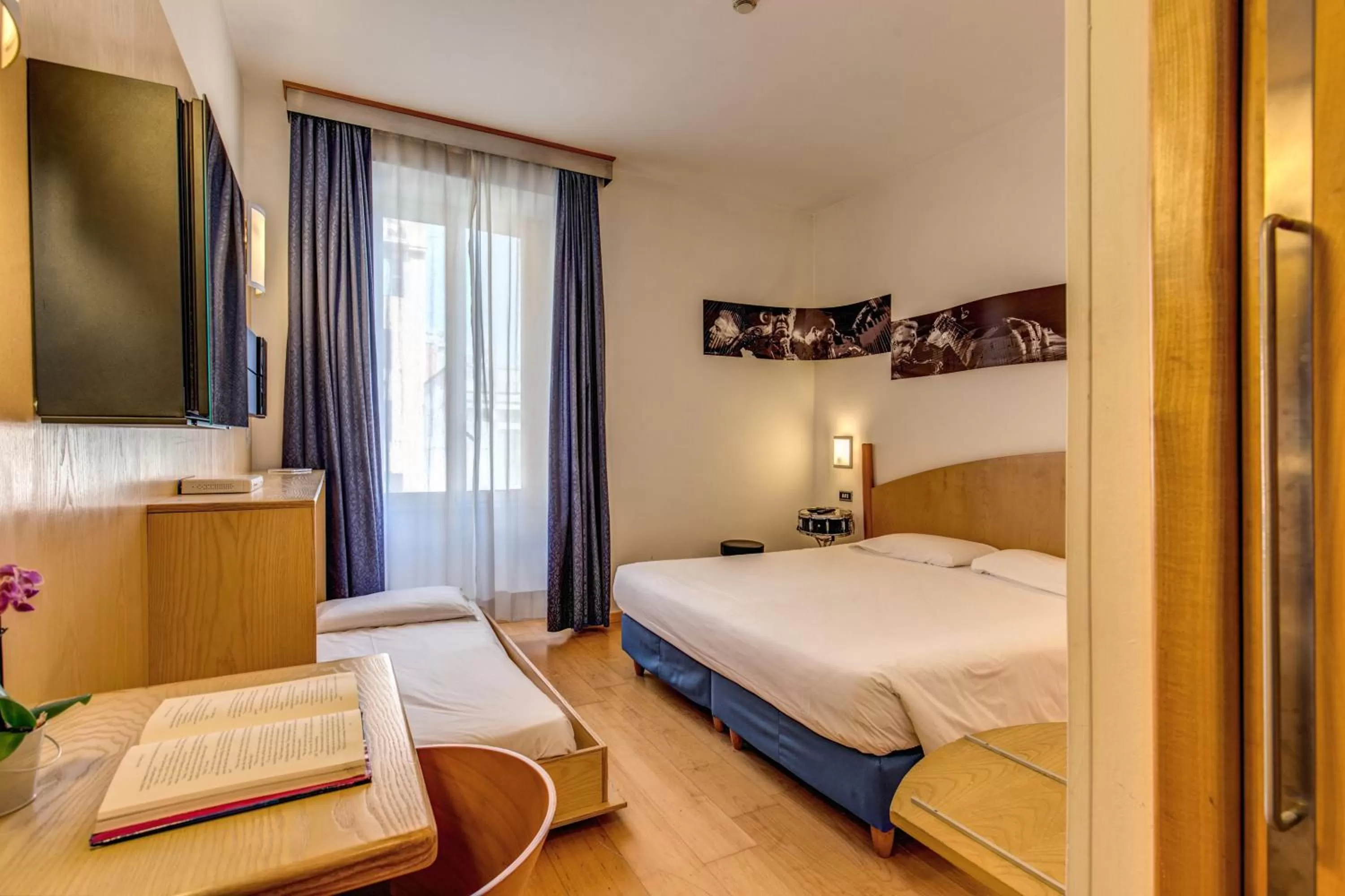 Bed in Hotel Franklin Feel The Sound