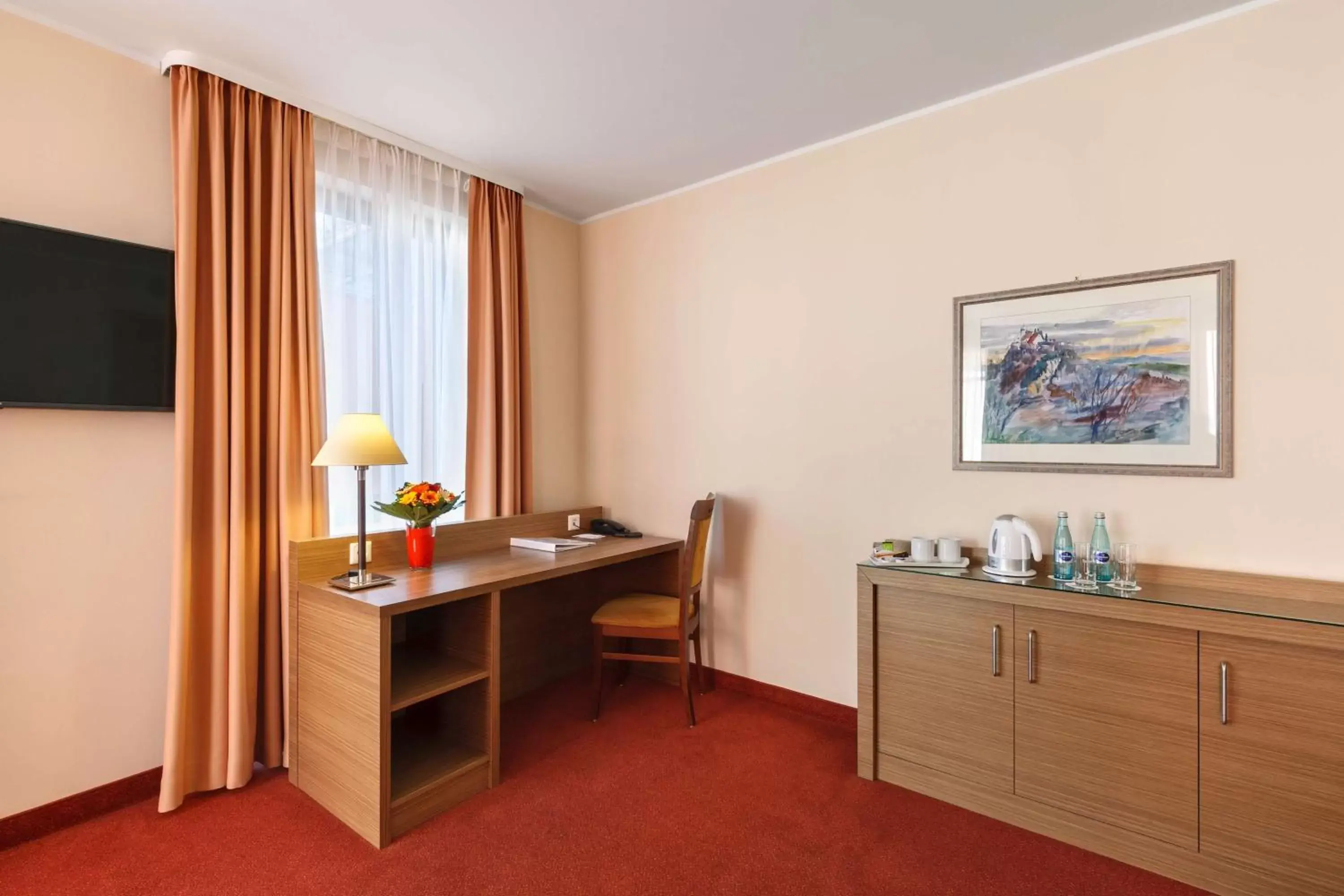 Photo of the whole room, TV/Entertainment Center in Best Western Hotel Bamberg