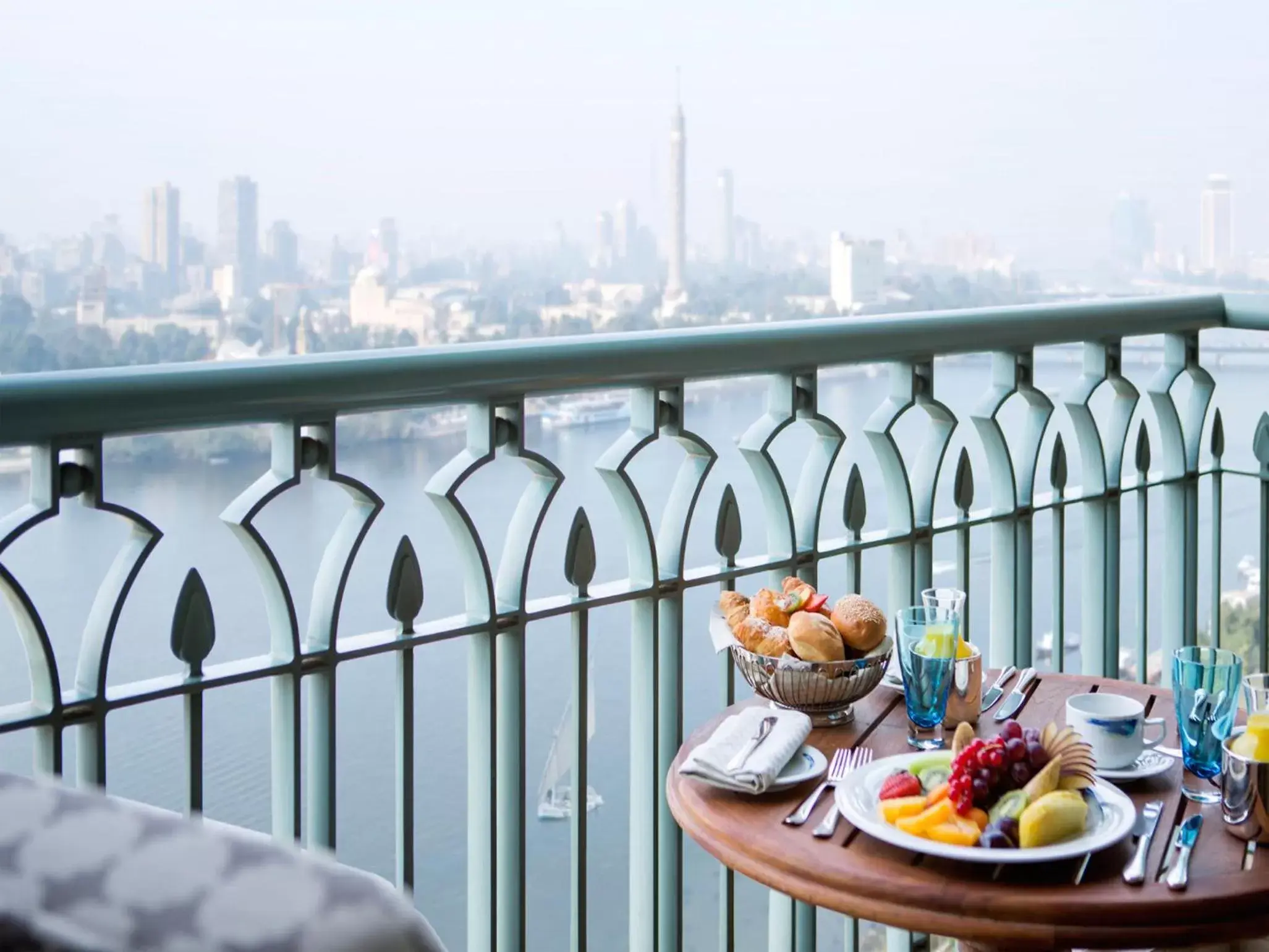 Food and drinks in Four Seasons Hotel Cairo at Nile Plaza