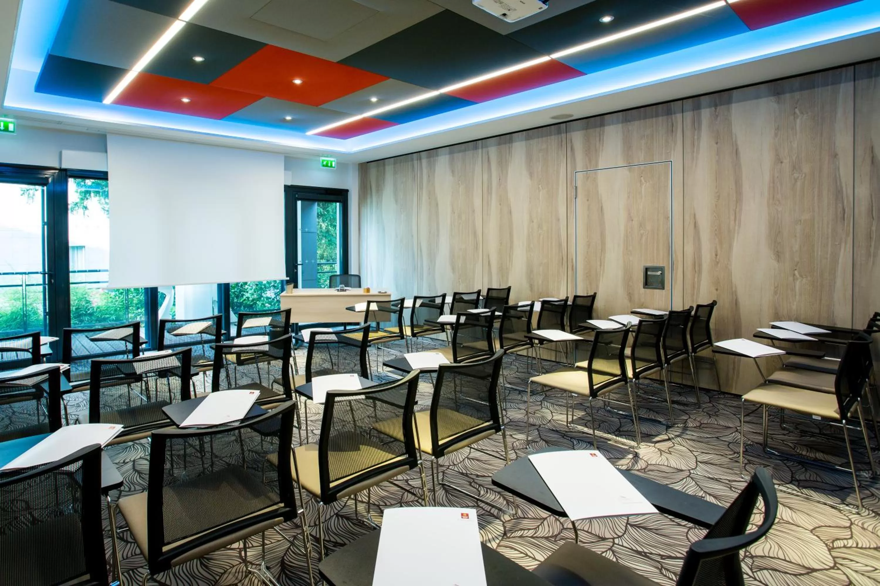 Meeting/conference room in Château Belmont Tours by The Crest Collection