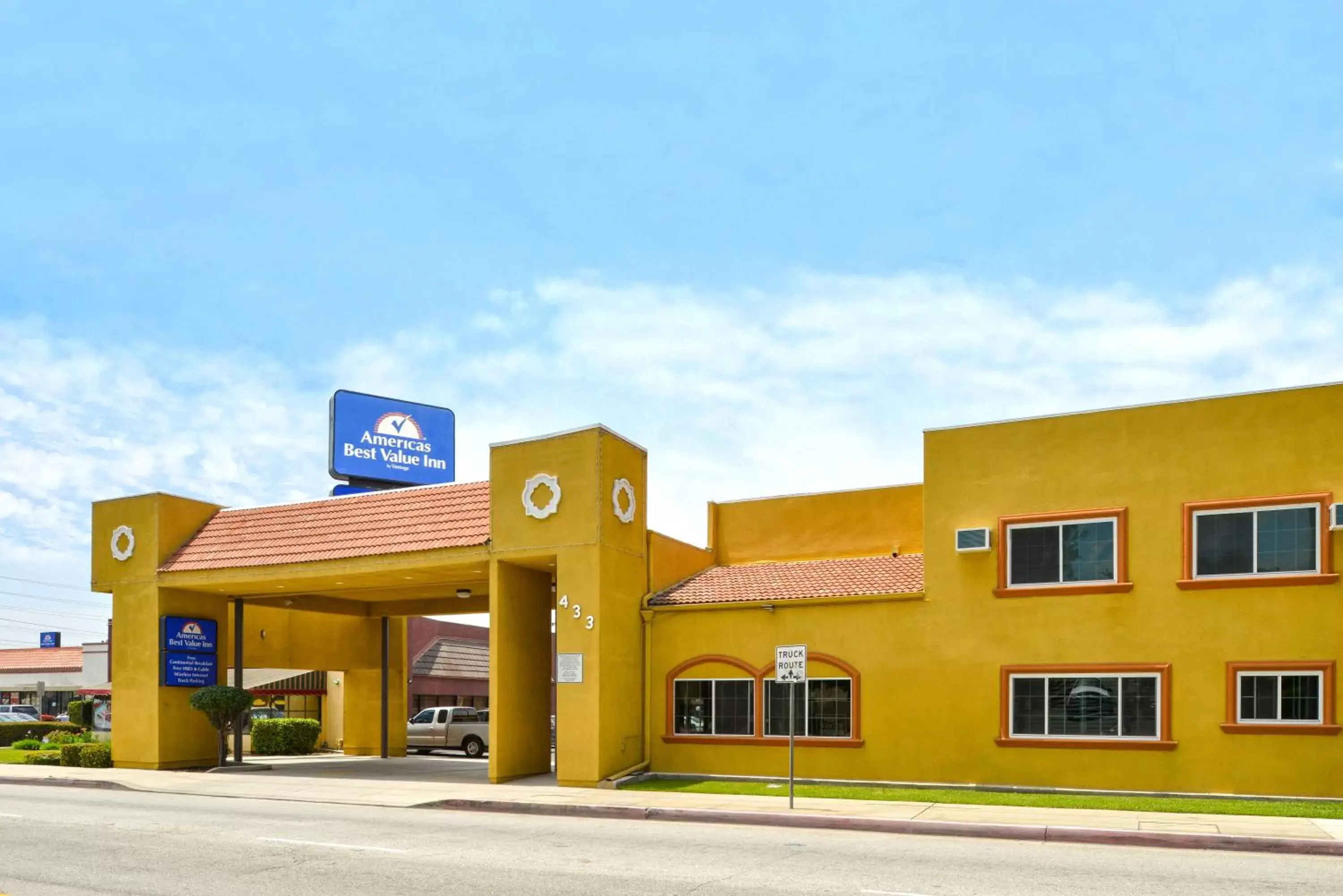 Facade/entrance, Property Building in Americas Best Value Inn - Azusa/Pasadena