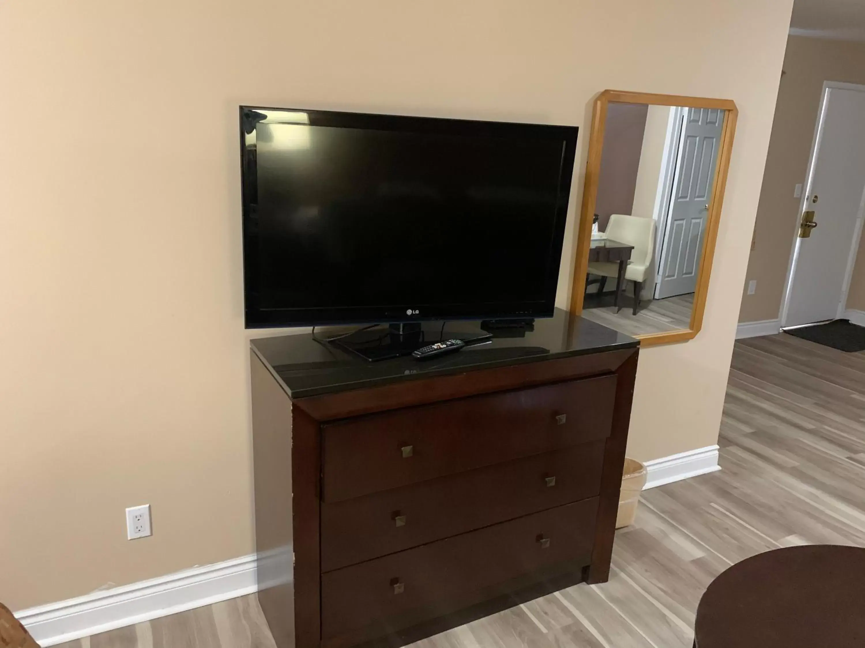 TV/Entertainment Center in Rogers Motel