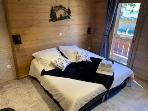 Bed in Bed and Breakfast Chalet Manava