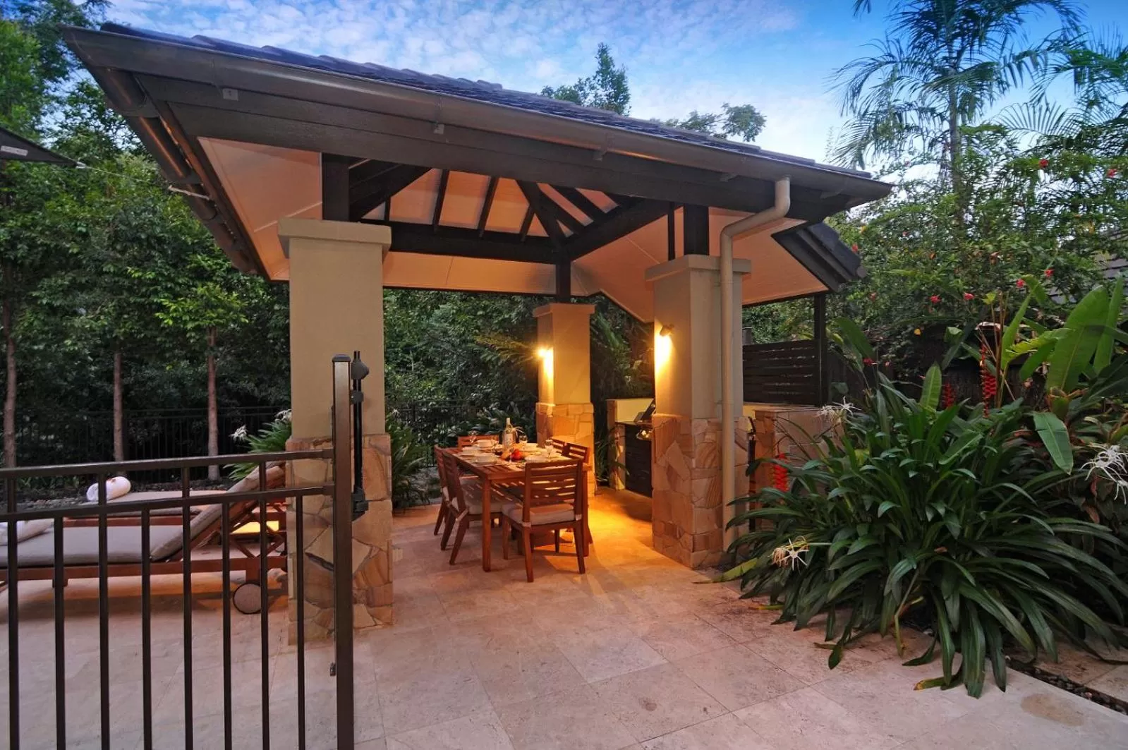 BBQ facilities in Port Douglas Private Apartments in Temple