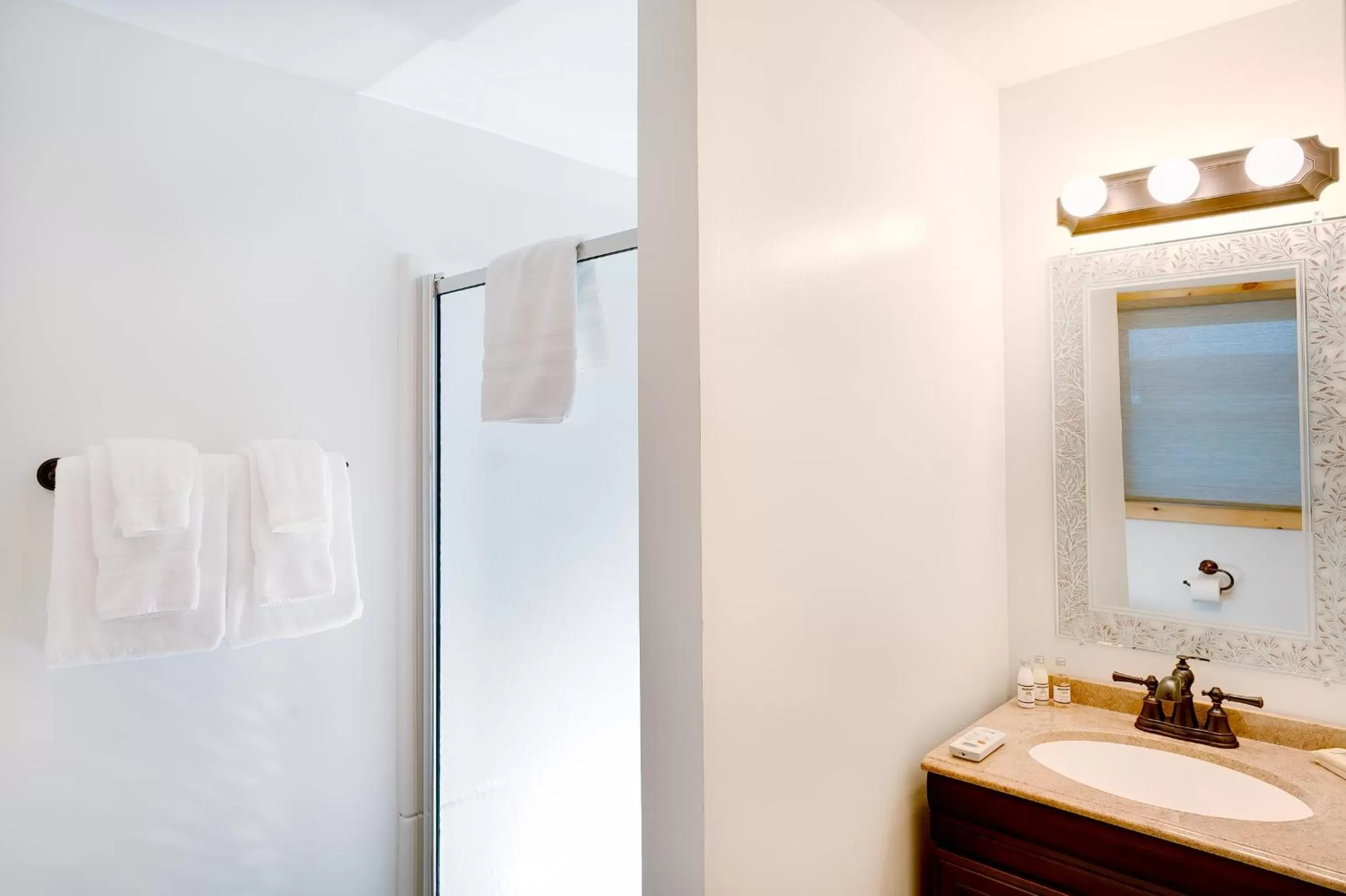 Bathroom in Cobble Mountain Lodge