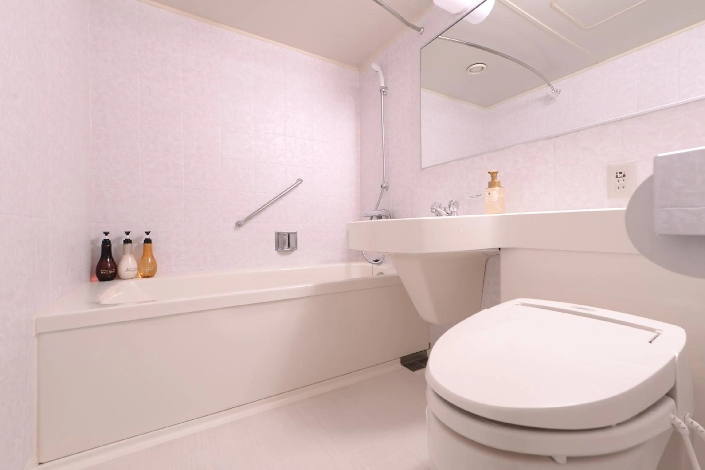 Toilet in Vessel Inn Yachiyo Katsudai Station