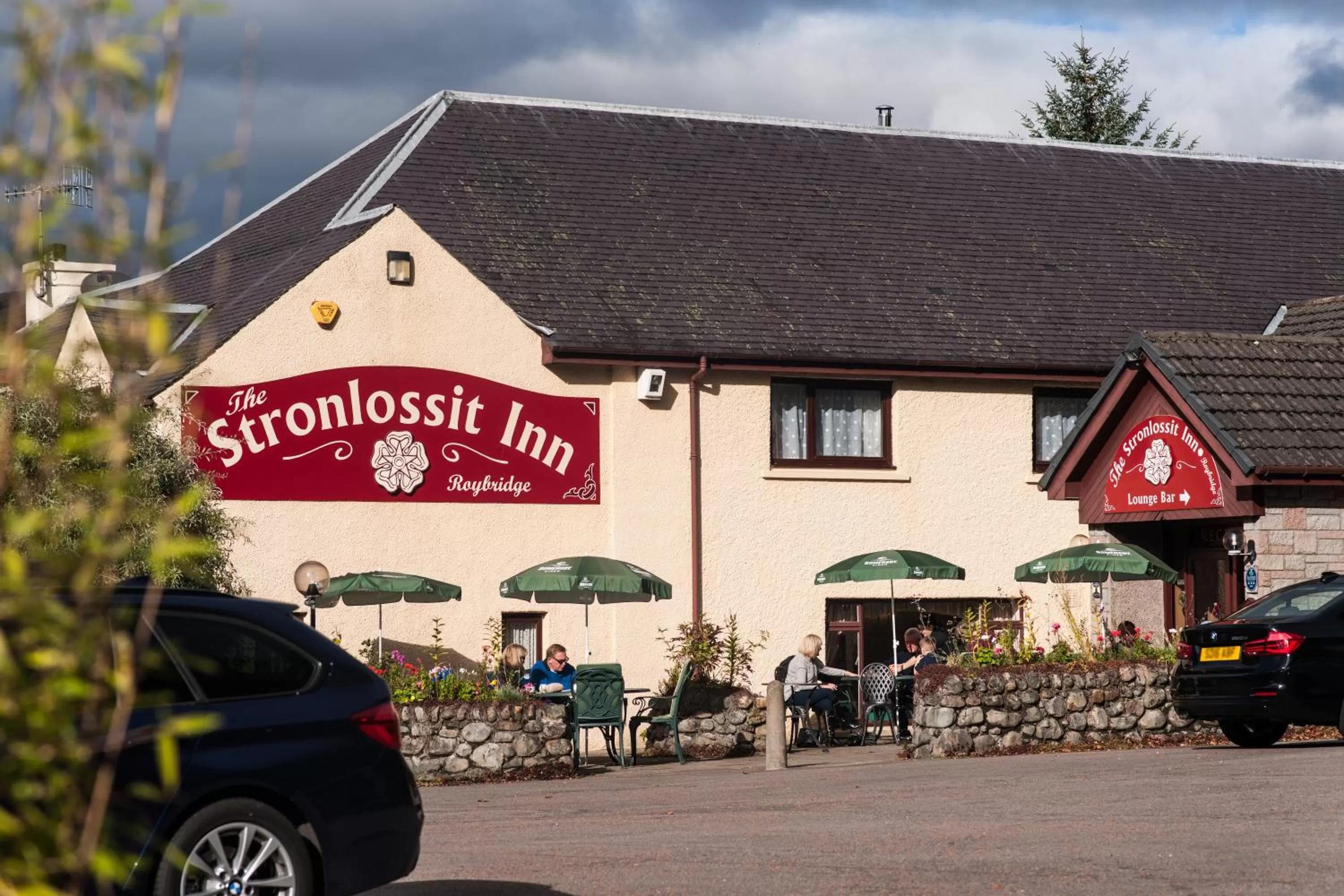 Patio in The Stronlossit Inn
