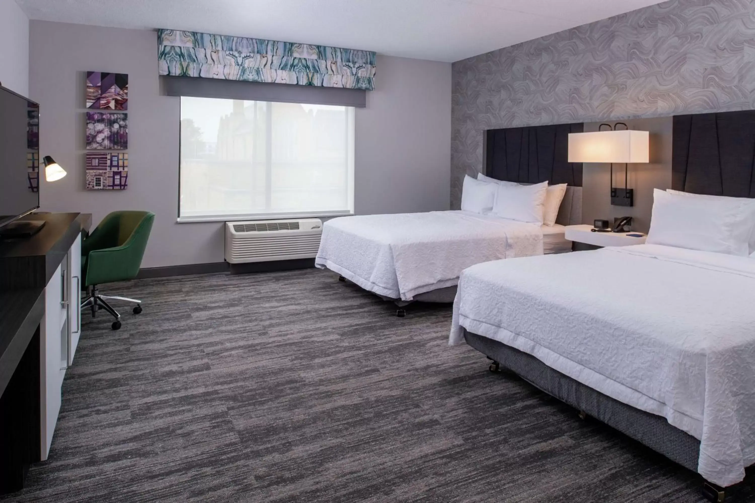 Bedroom in Hampton Inn & Suites Winston-Salem Downtown