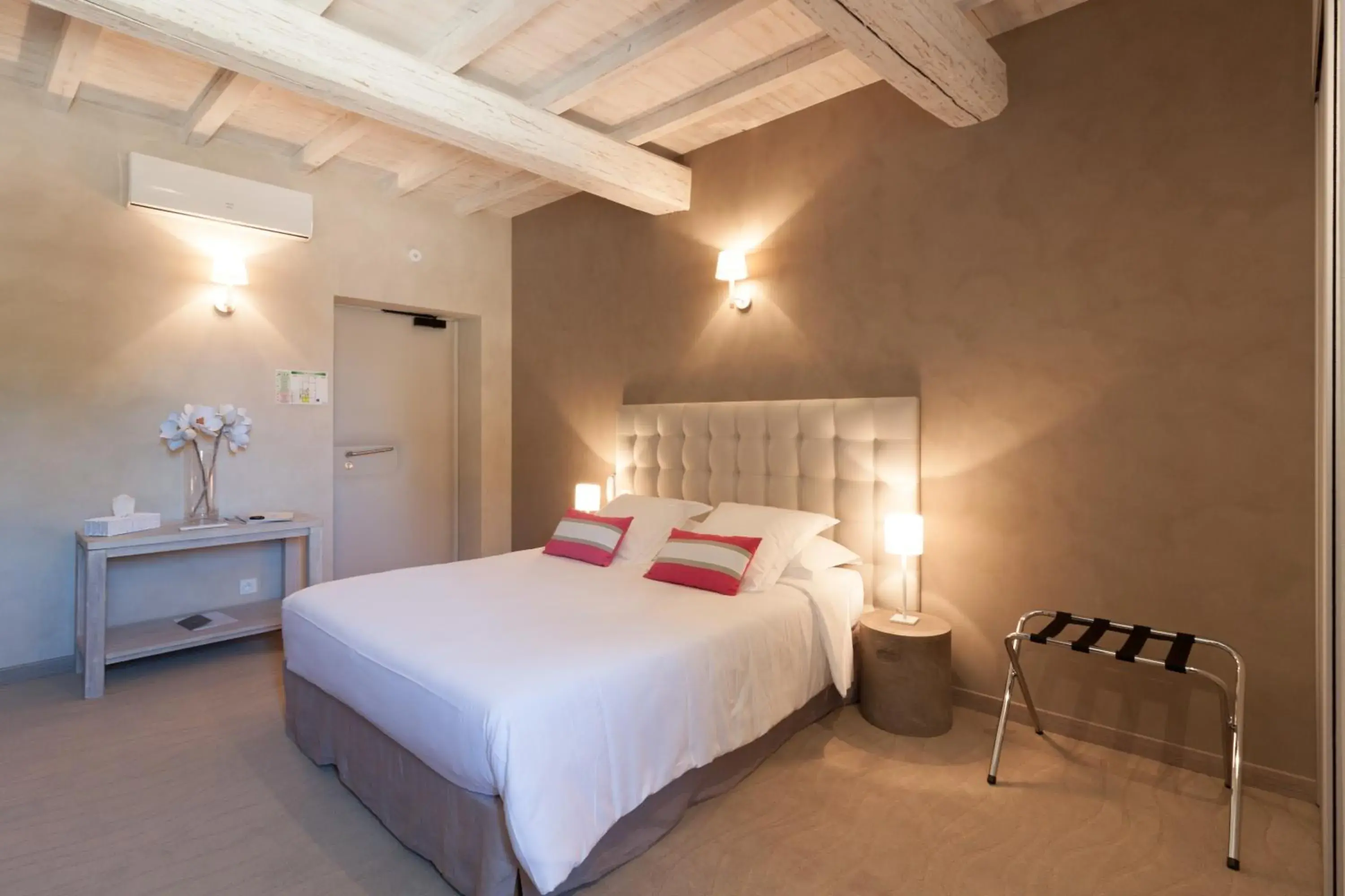 Bed, Room Photo in Villa Montesquieu