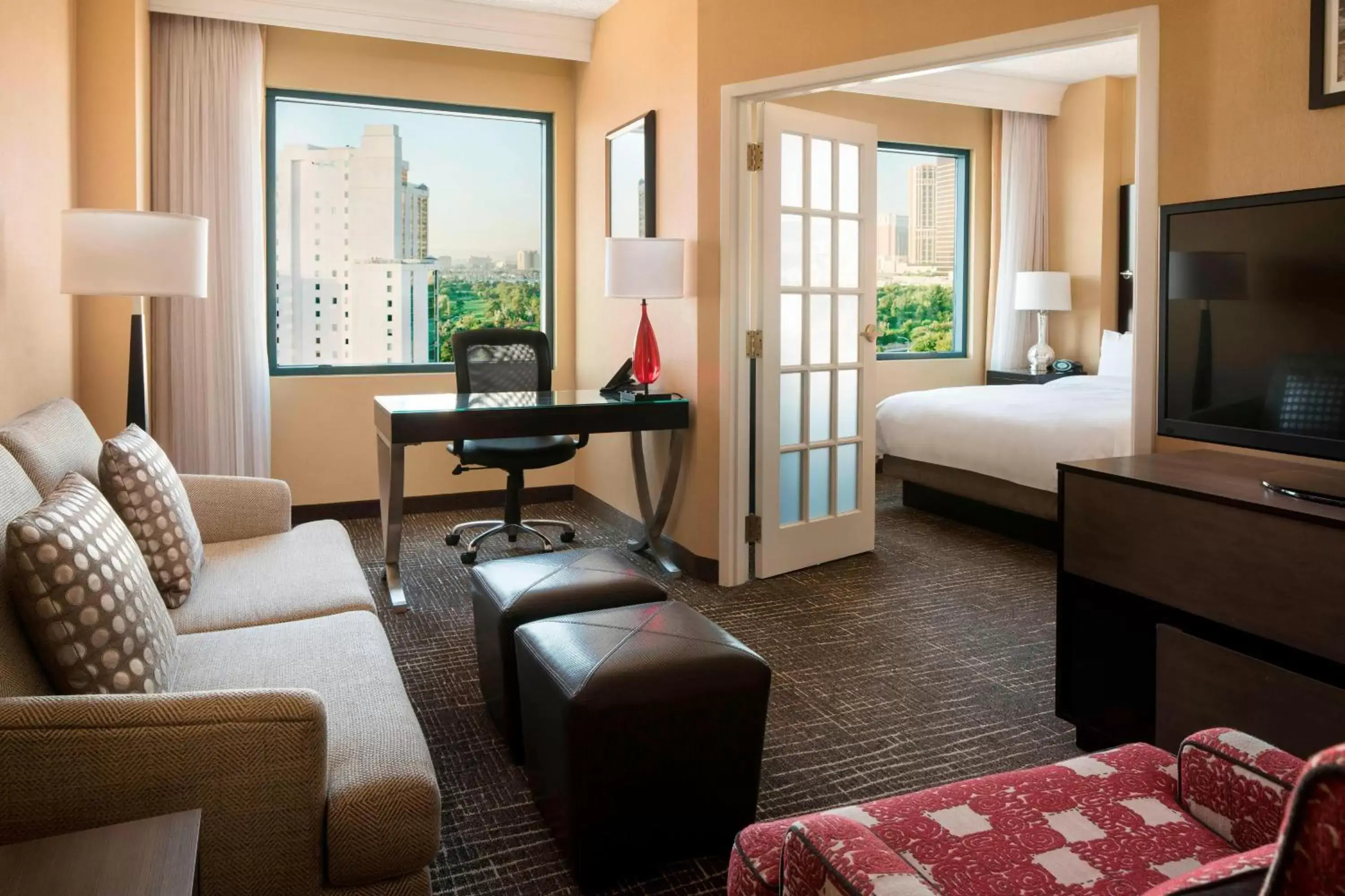 Photo of the whole room, Seating Area in Las Vegas Marriott