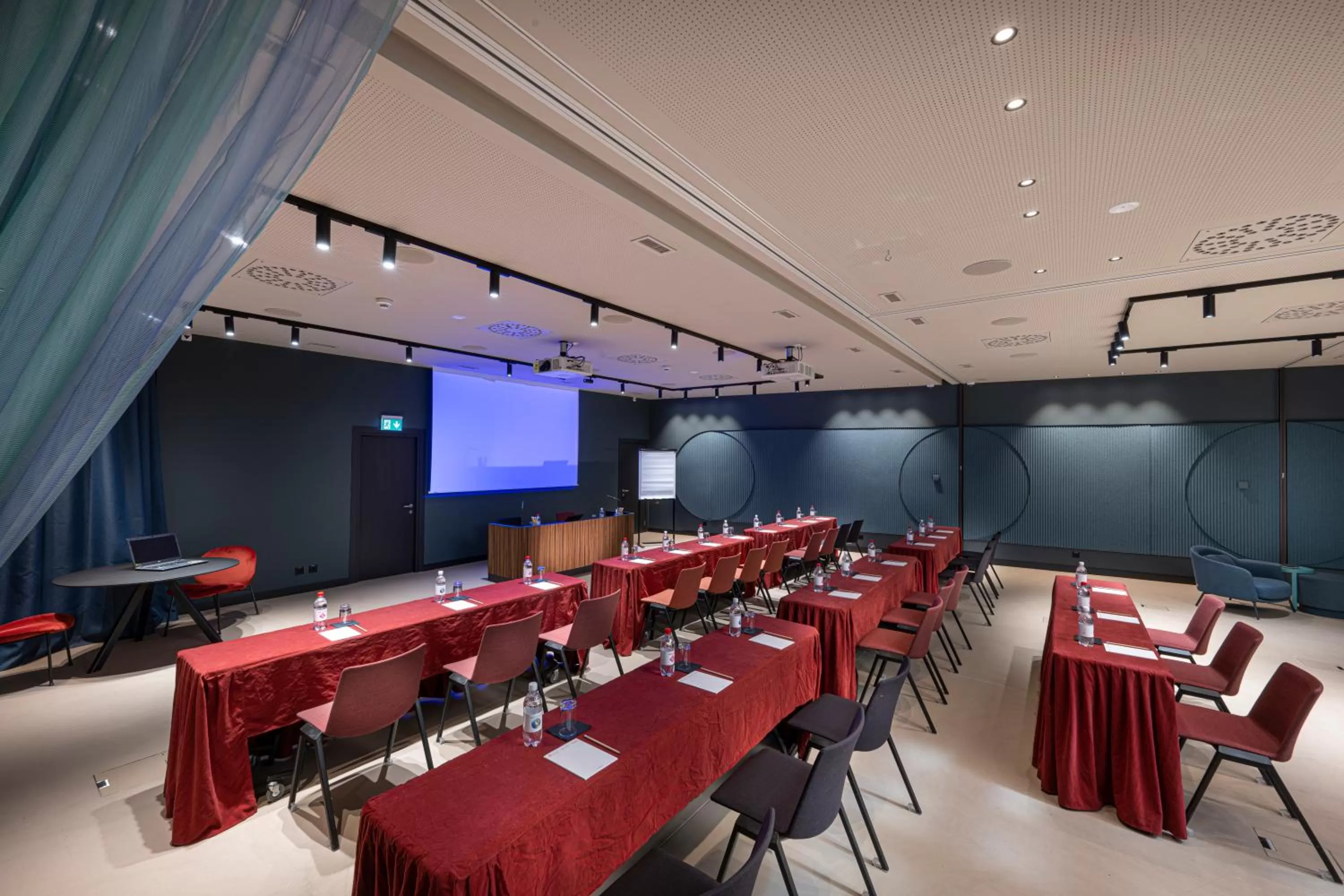 Meeting/conference room in LUGANODANTE Boutique & Lifestyle Hotel