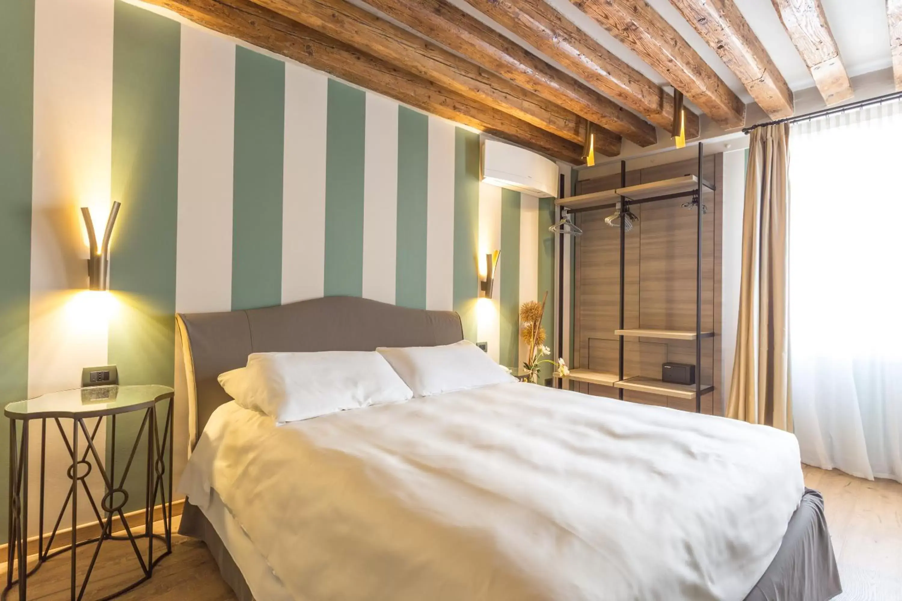 Bedroom, Bed in Hotel Tiziano