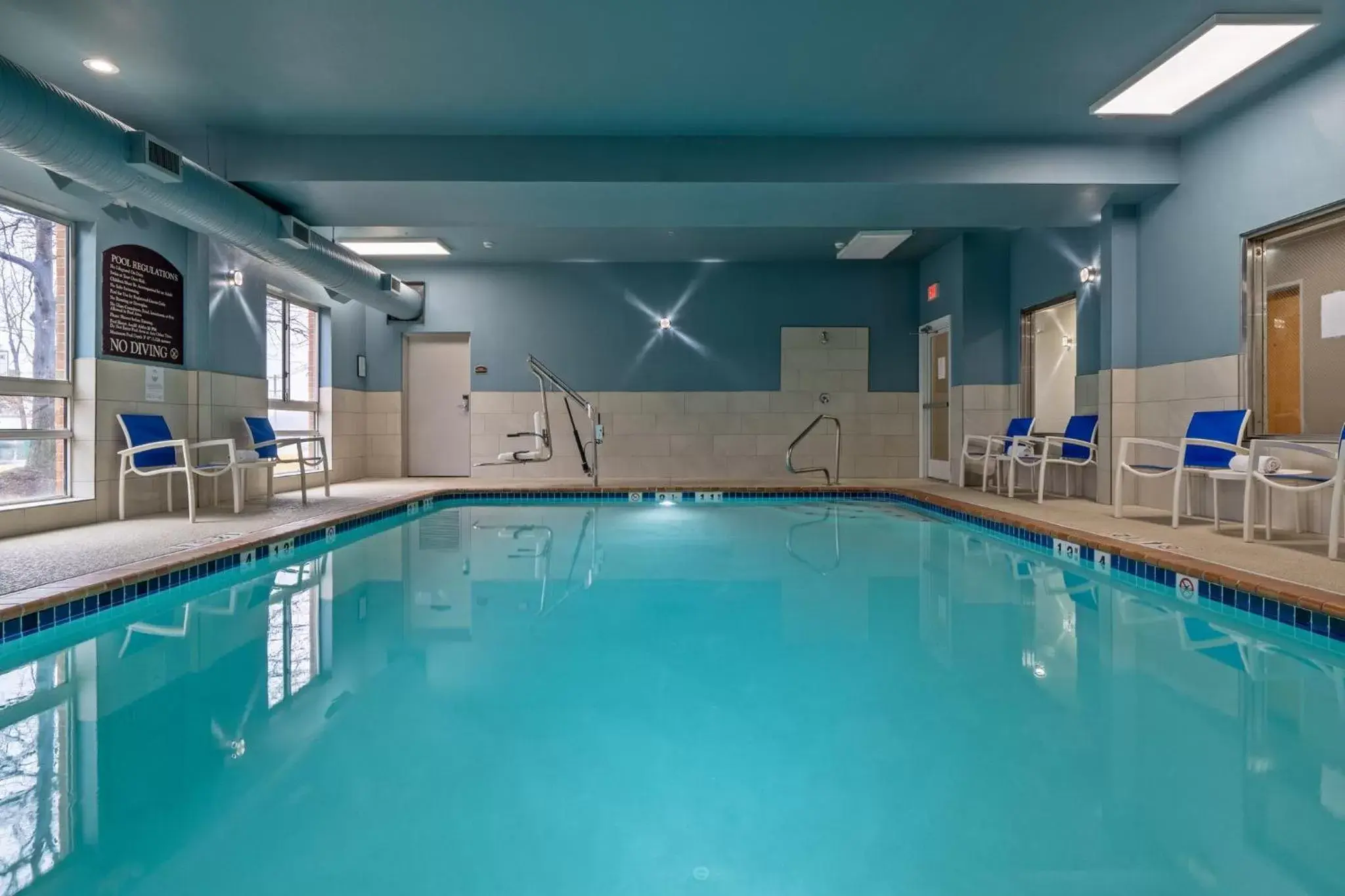 Swimming Pool in Holiday Inn Express Hotel & Suites Woodbridge, an IHG Hotel
