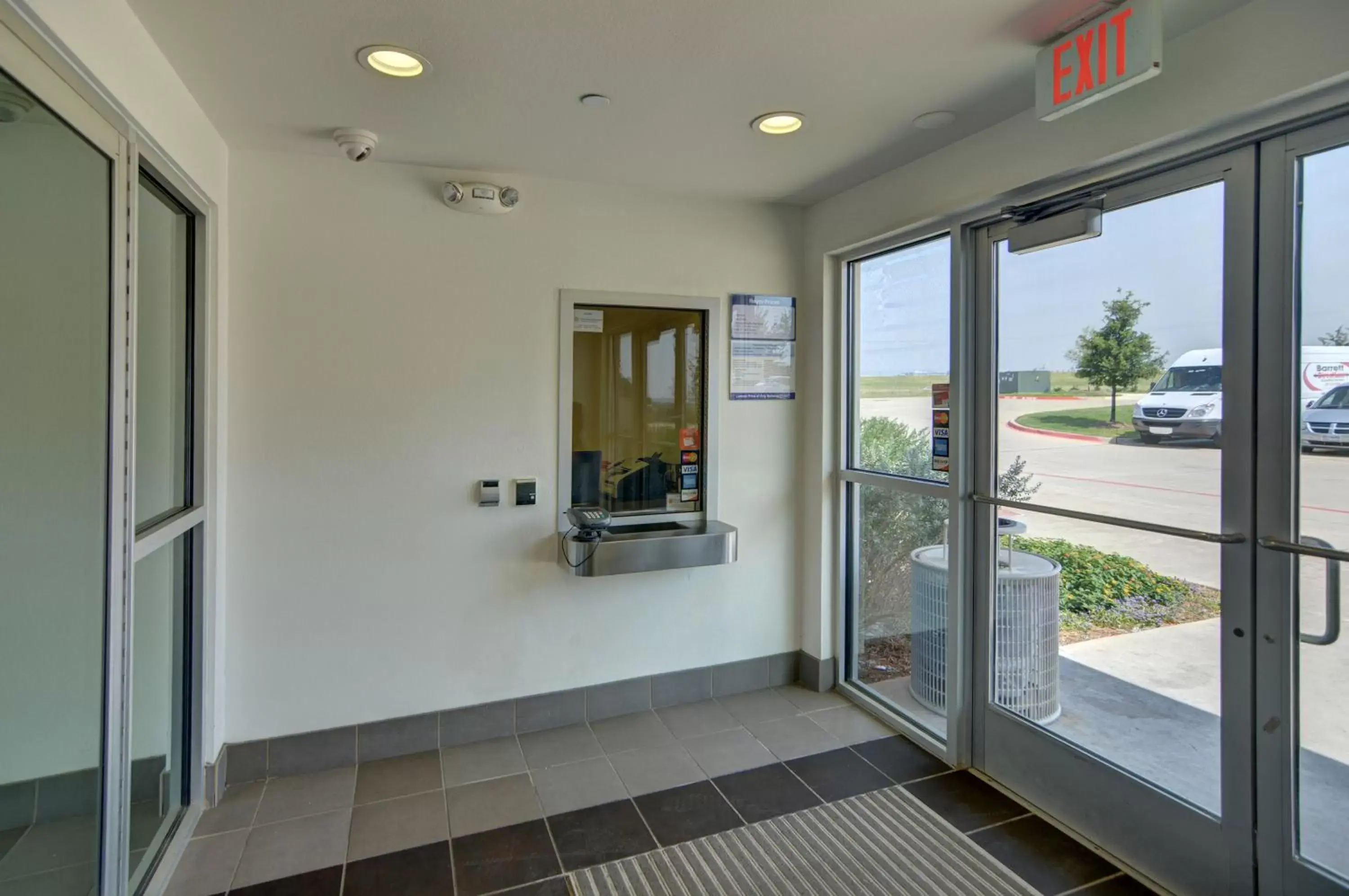 Lobby or reception in Motel 6-Roanoke, TX - Northlake - Speedway