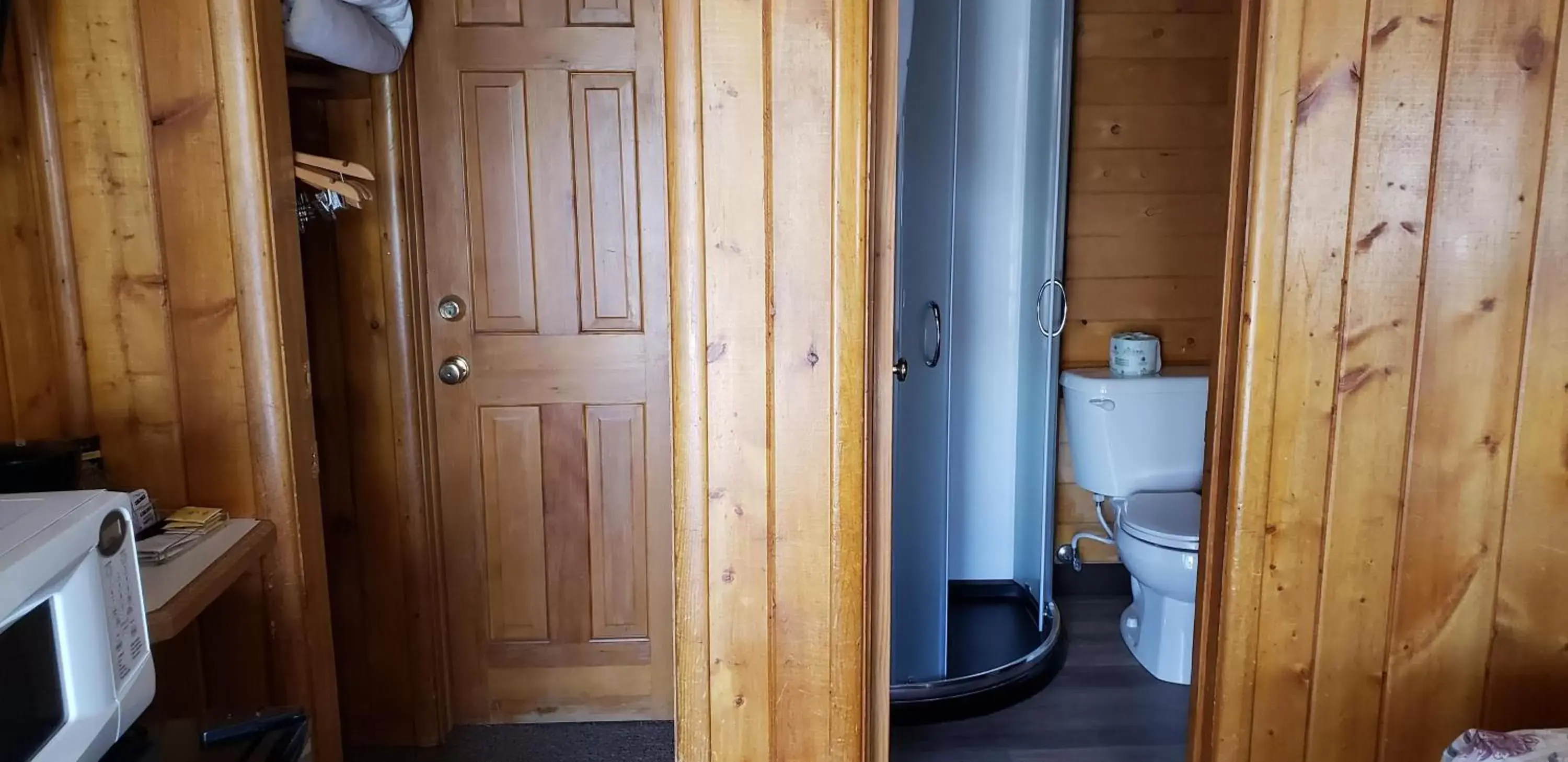 Bathroom in Canyon Motel