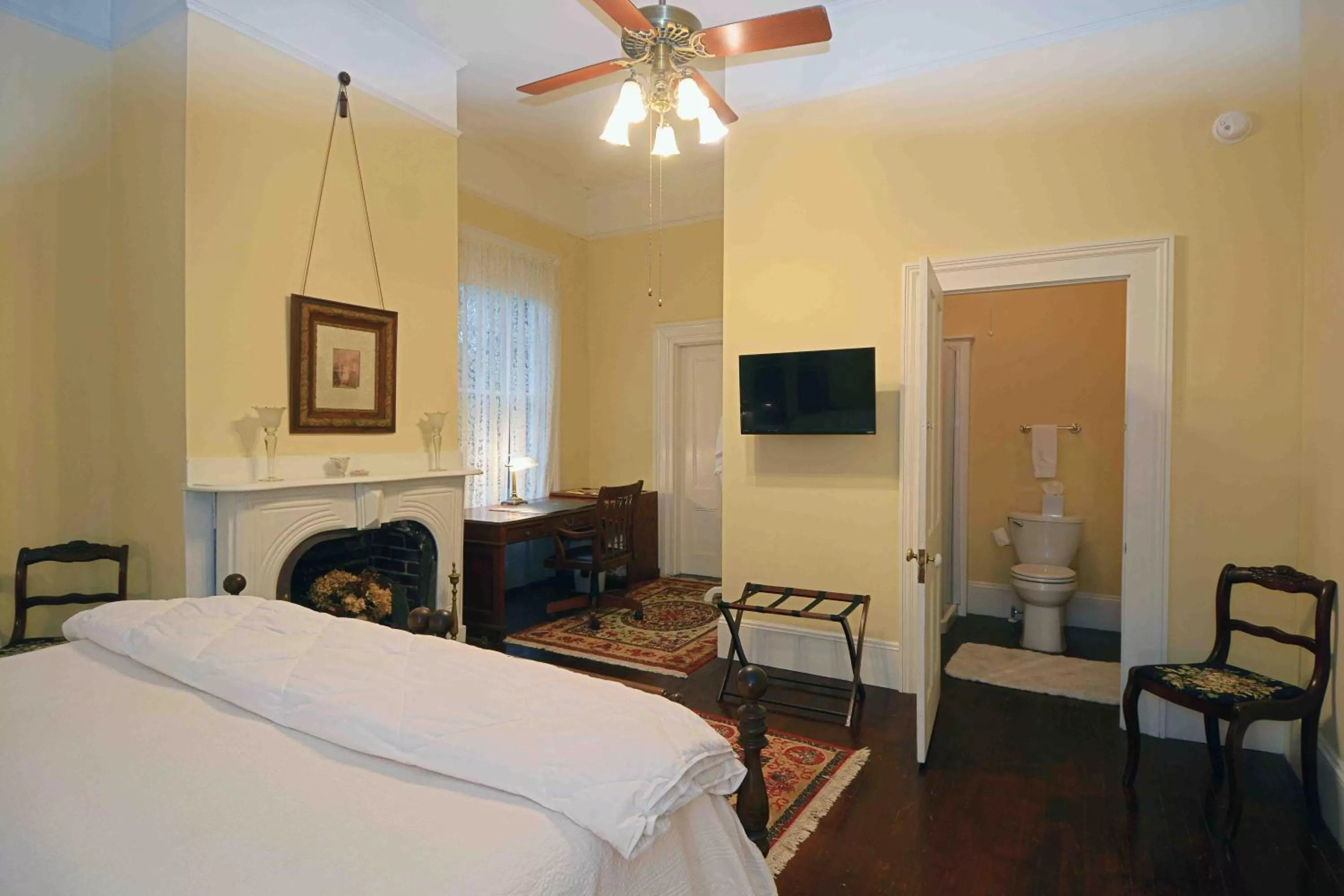 Photo of the whole room, Bed in 1872 Denham Inn