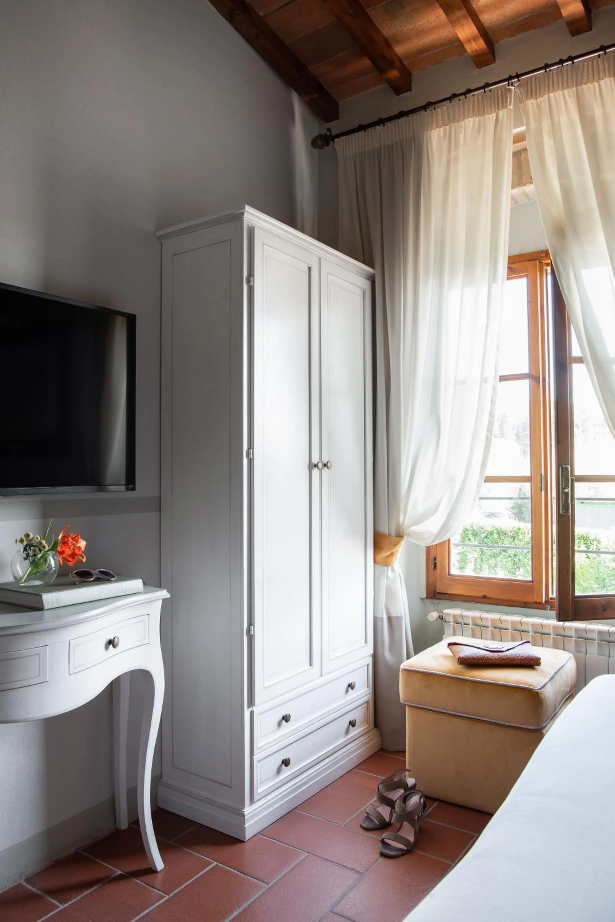 Bedroom, Bed in Relais Villa Olmo - Place of Charme